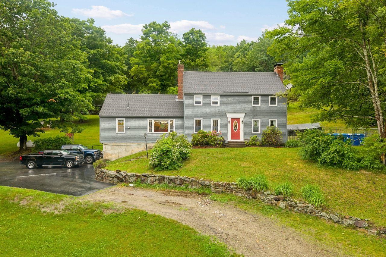 A grand country colonial