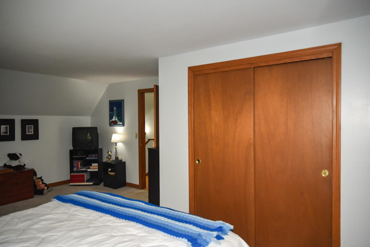 22 Edgewood St, Milford, NH 03055