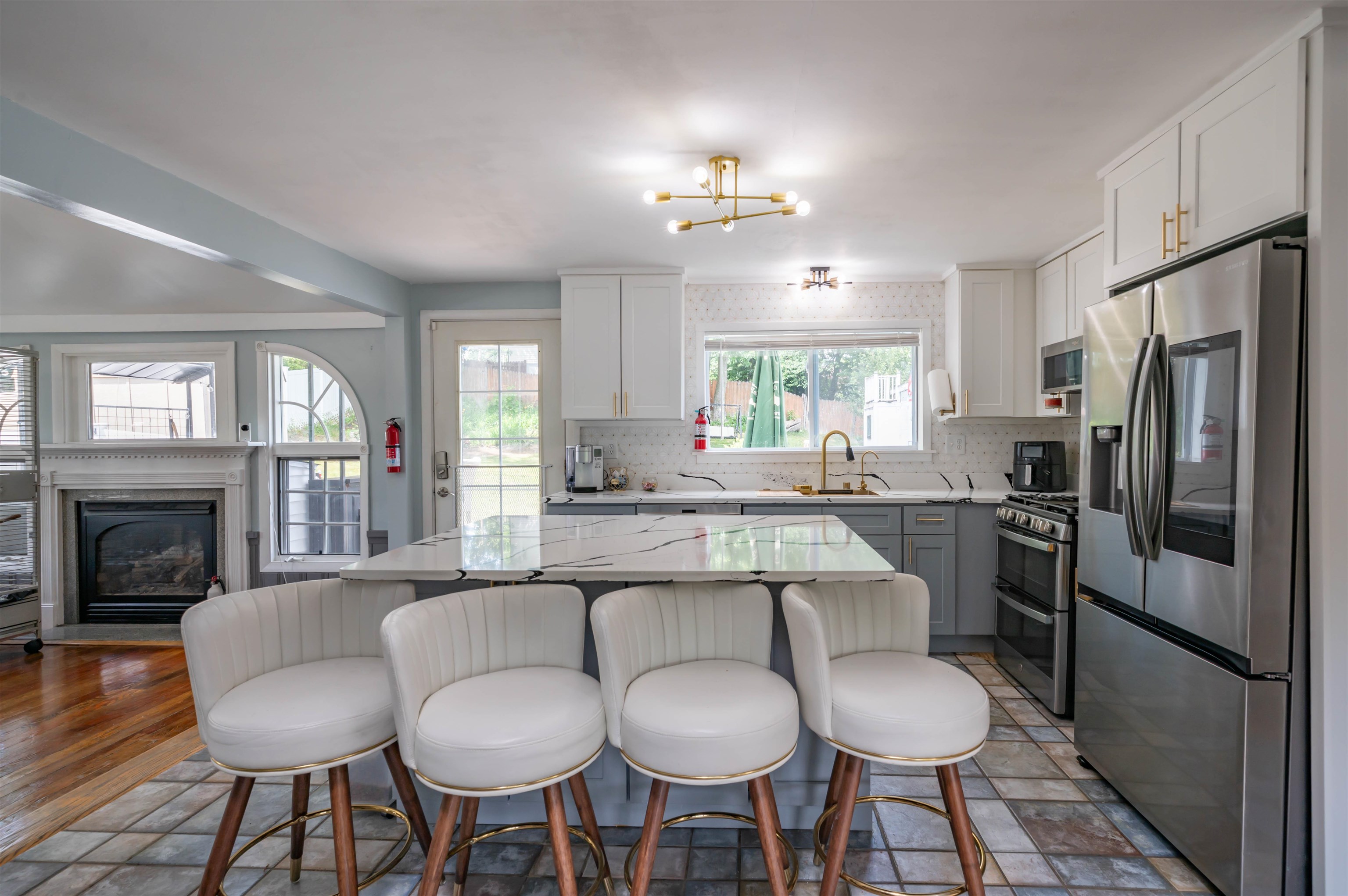 123 S Jewett St, Manchester, NH 03103