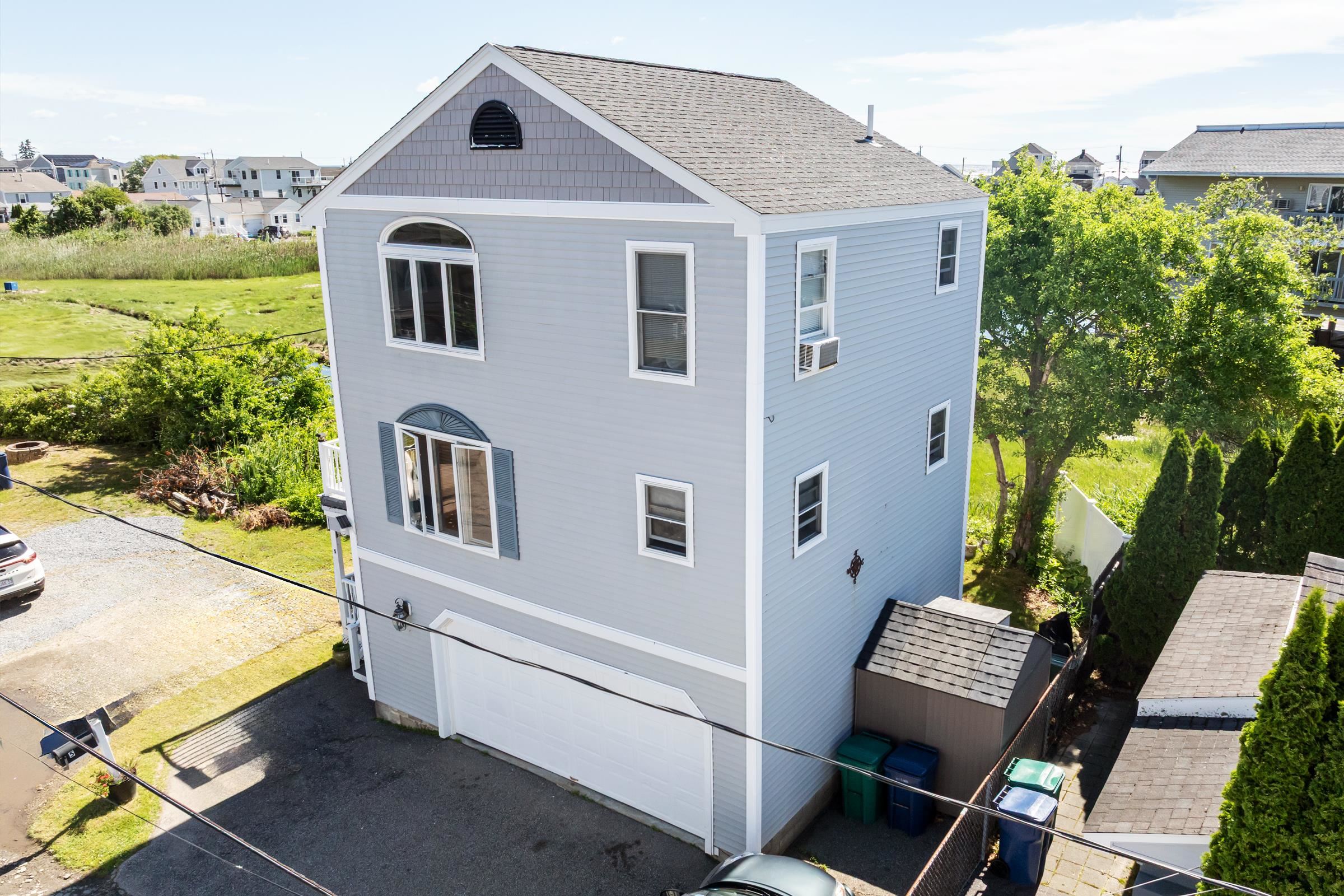 5 Viking St, Hampton, NH 03842