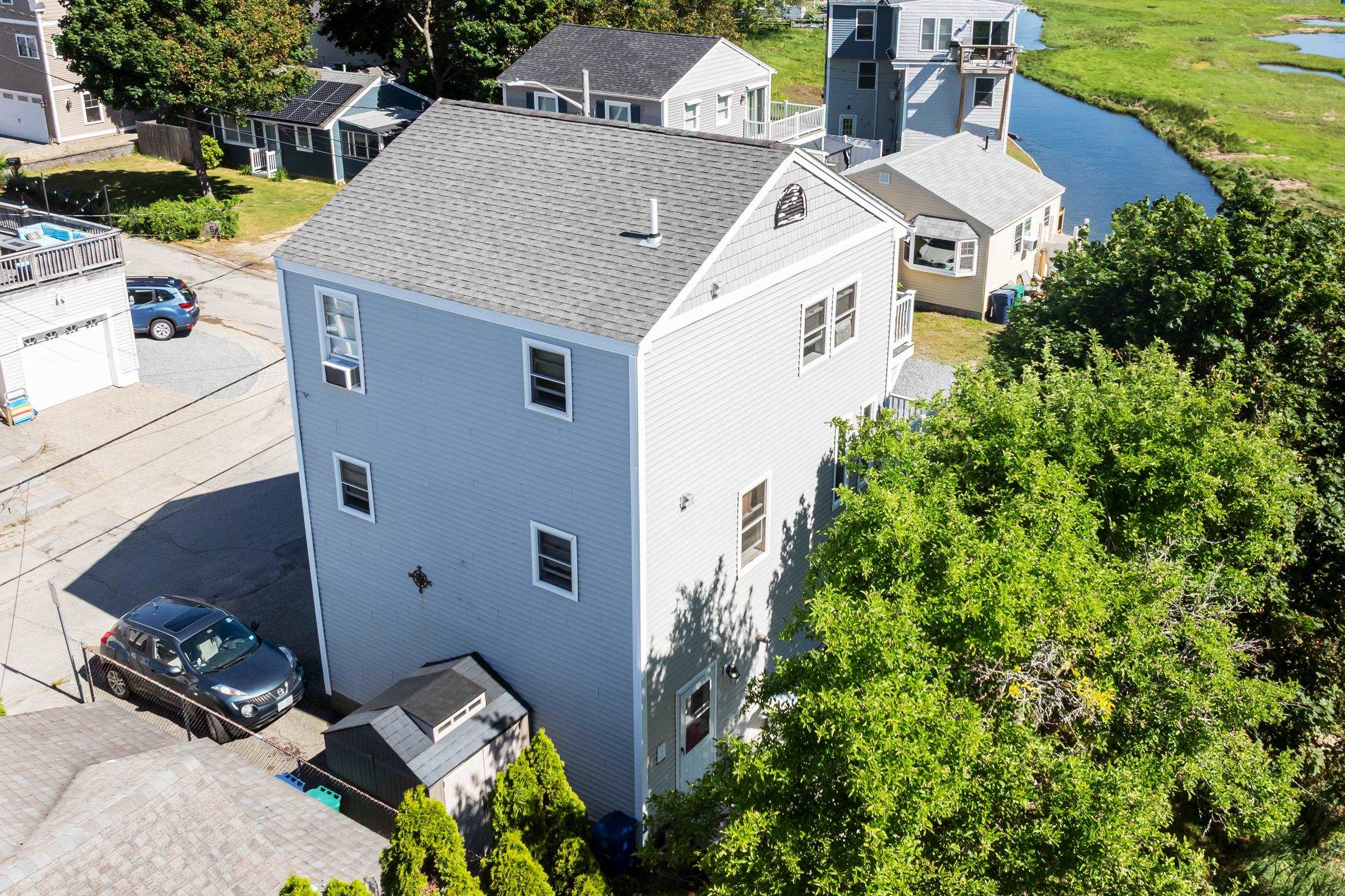 5 Viking St, Hampton, NH 03842