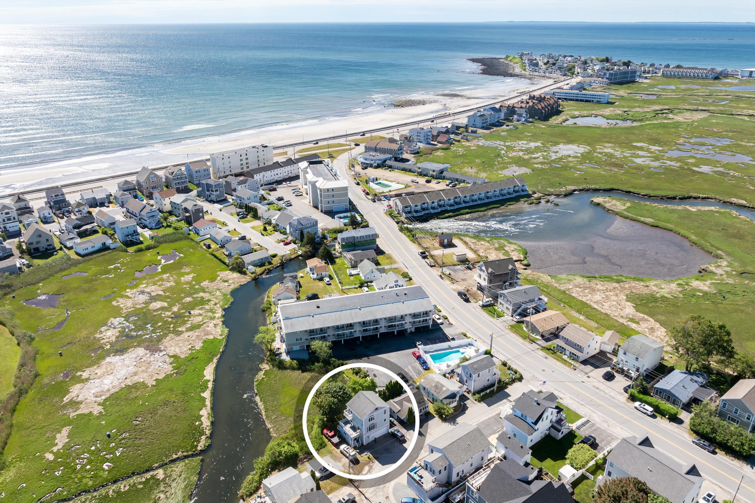 5 Viking St, Hampton, NH 03842