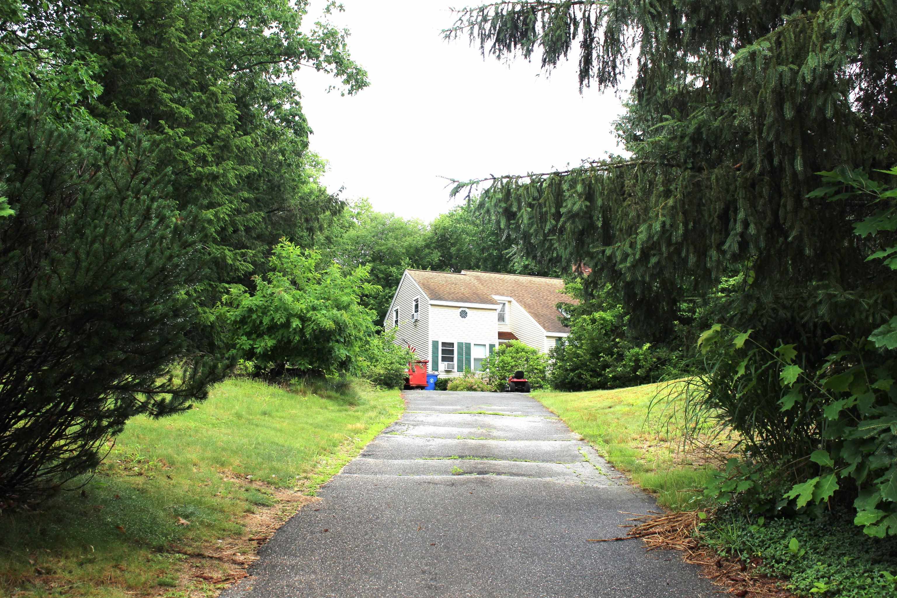 1-A Karen Ln #A, Londonderry, NH 03053