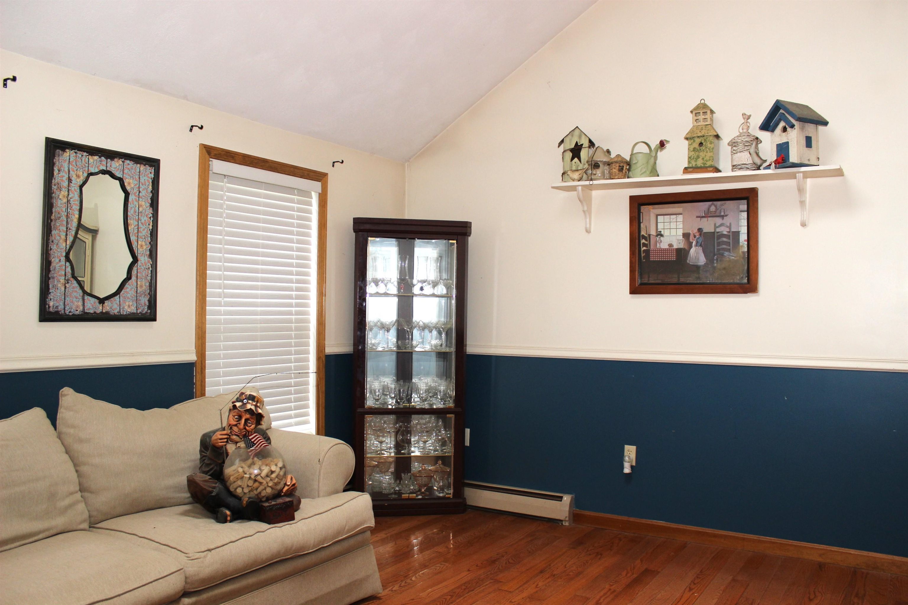 1-A Karen Ln #A, Londonderry, NH 03053