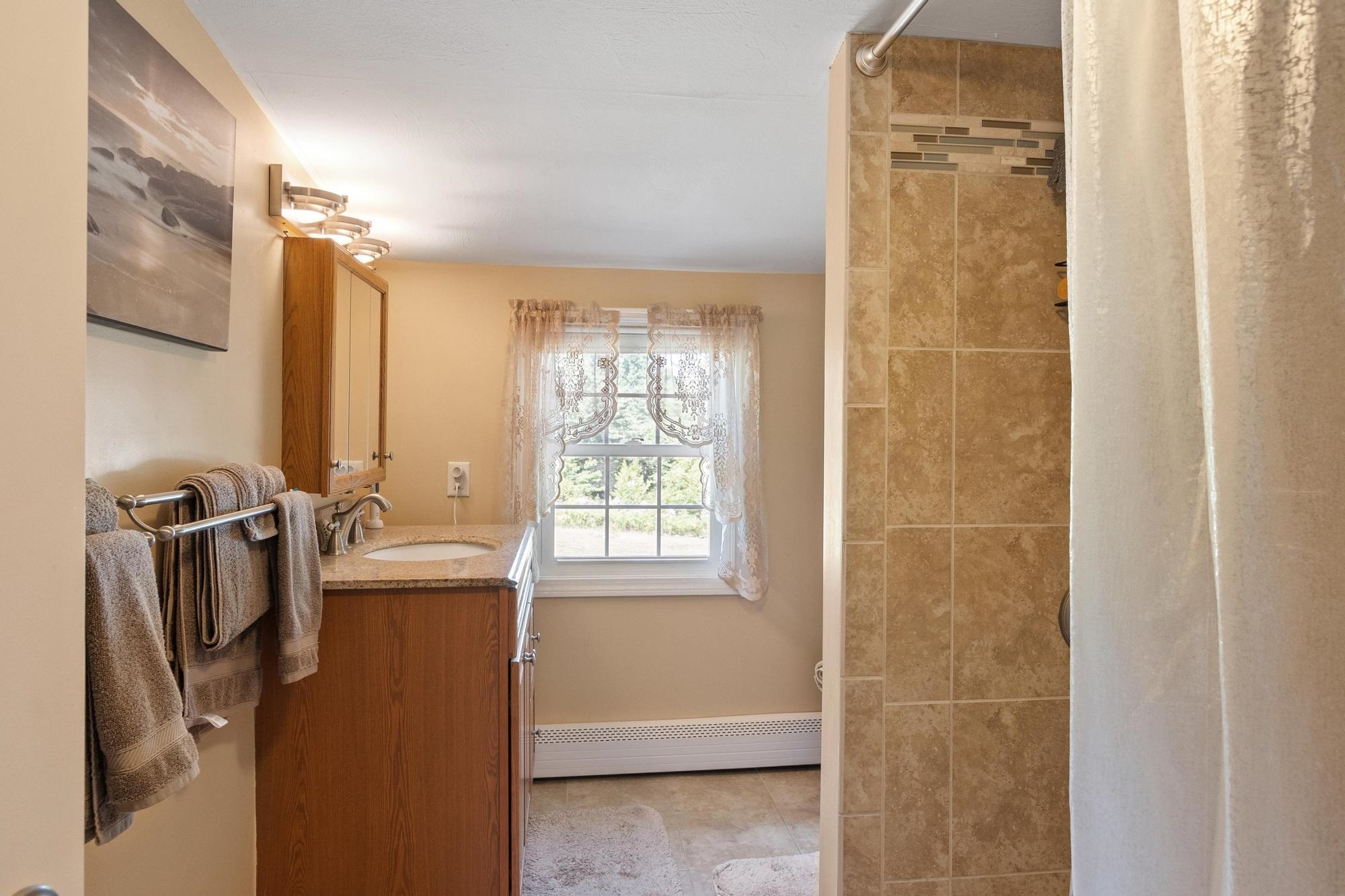 89 Townsend Rd, Mason, NH 03048