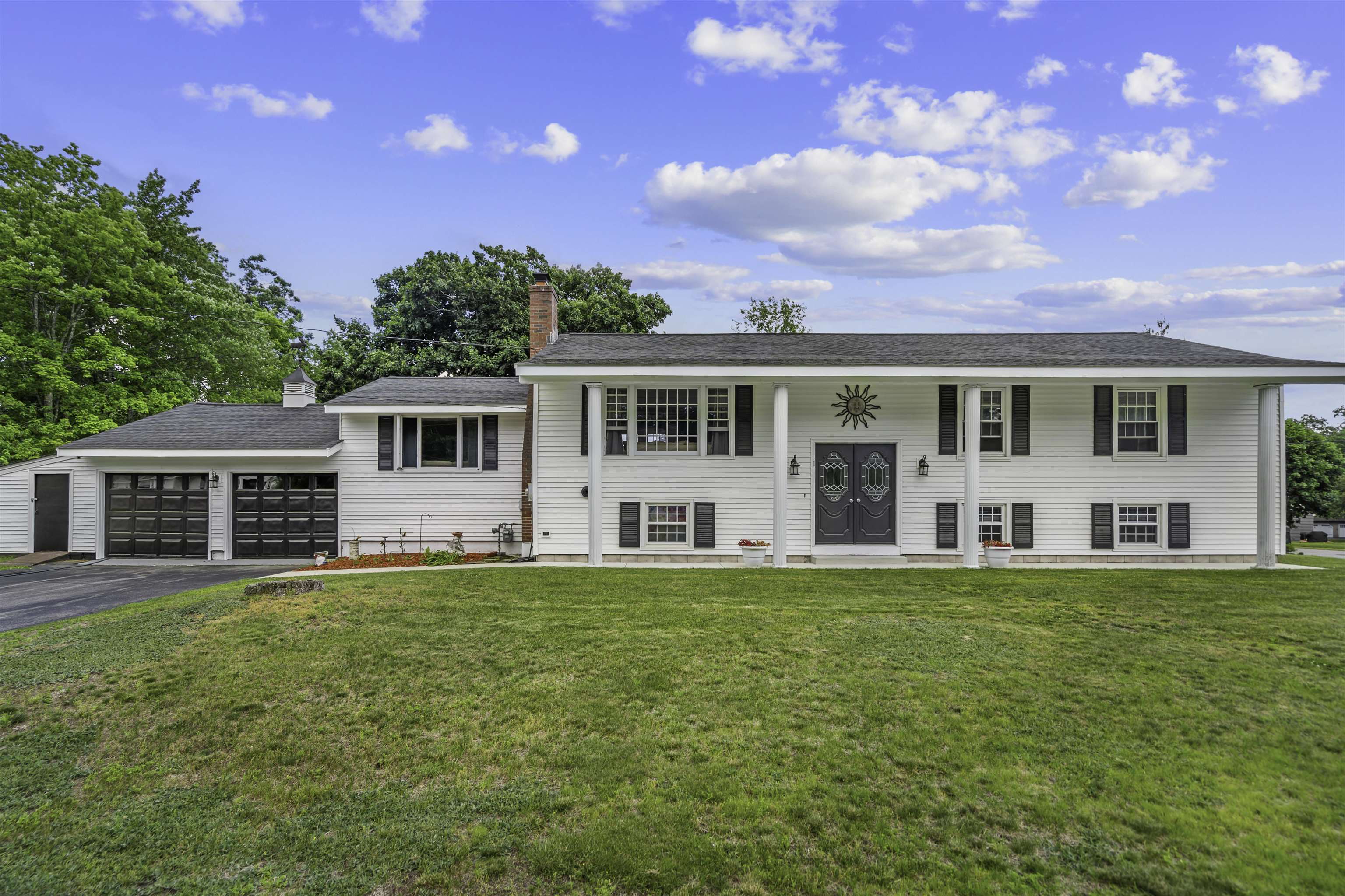 1 Birchwood Dr, Merrimack, NH 03054