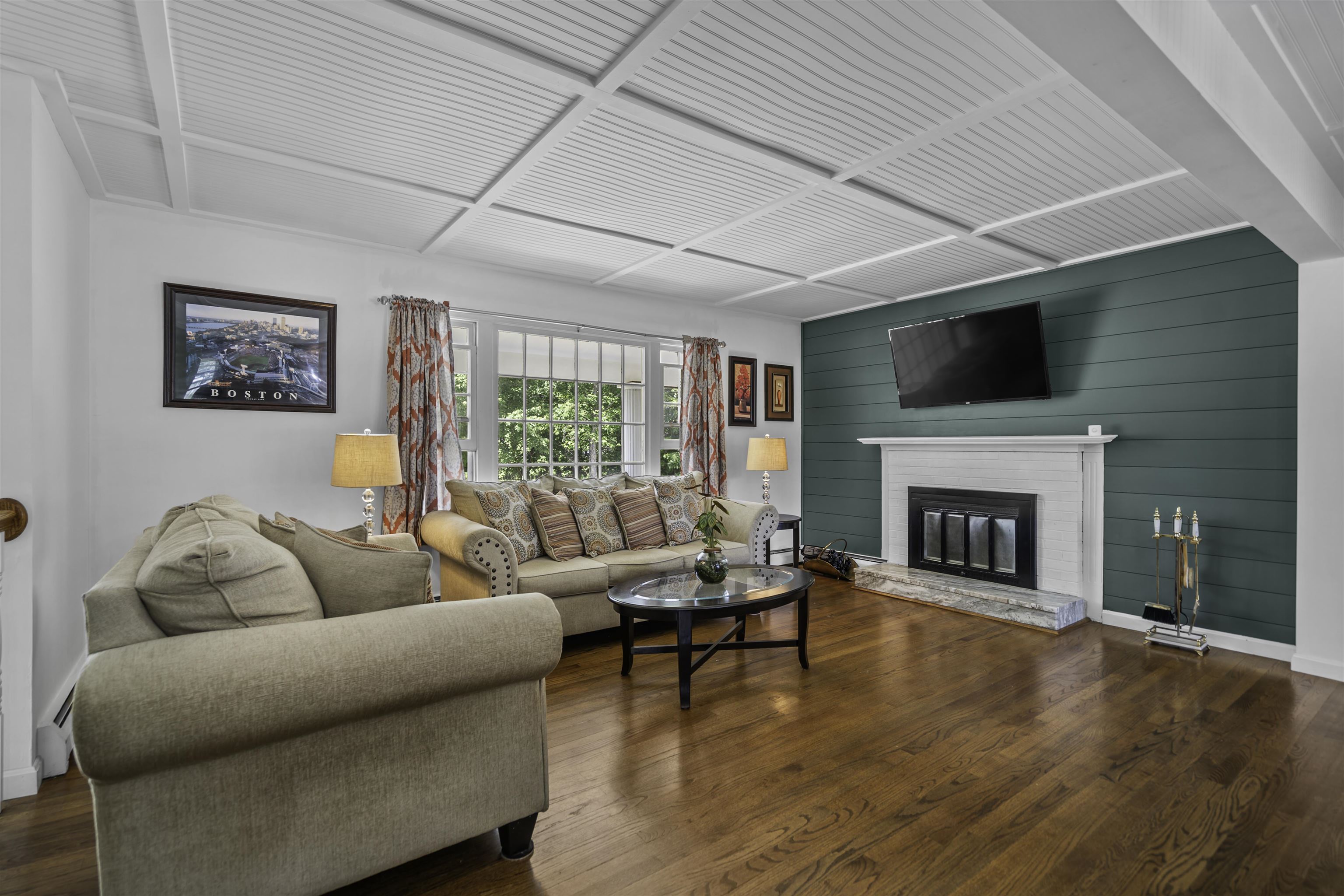 1 Birchwood Dr, Merrimack, NH 03054