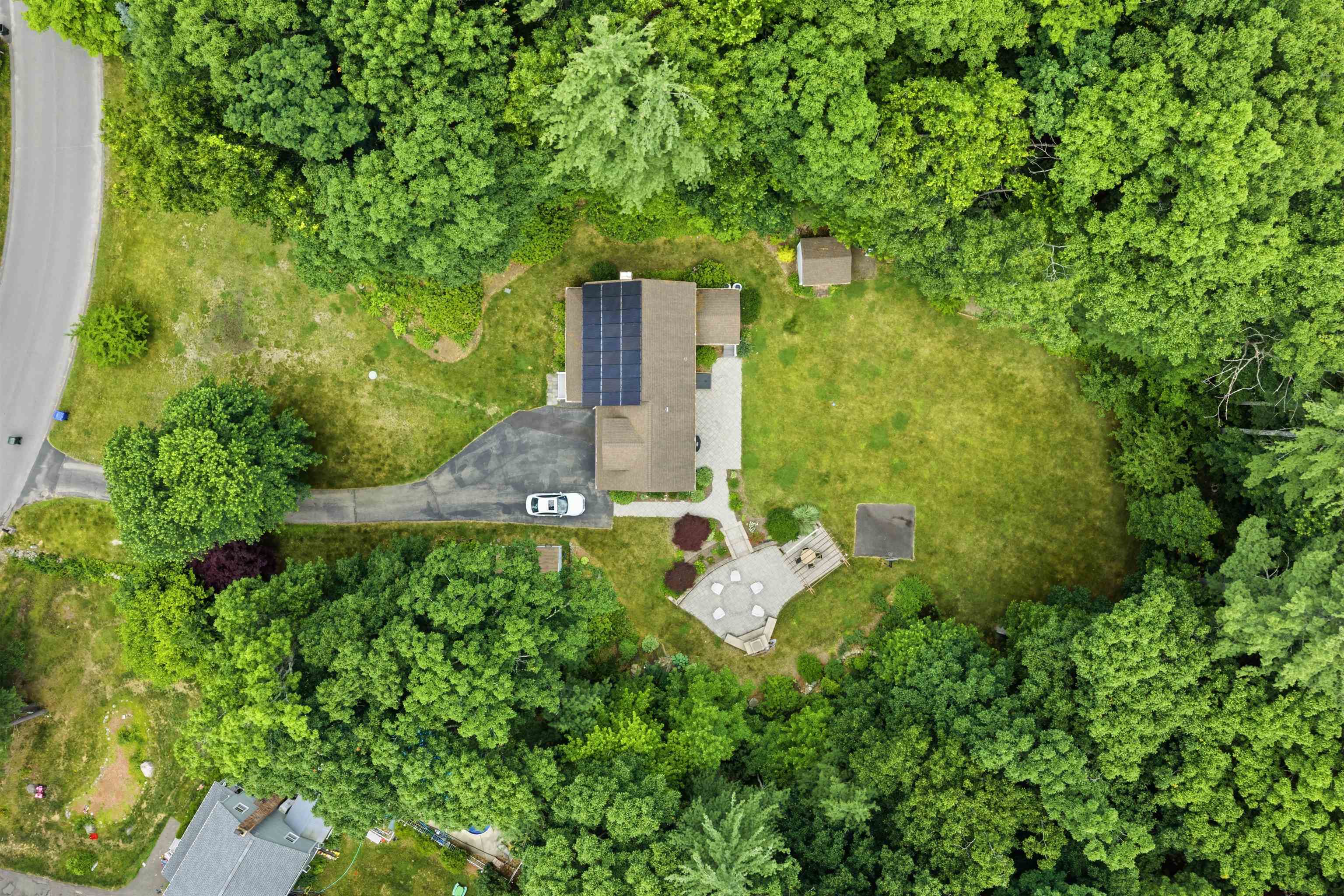 26 Severance Dr, Londonderry, NH 03053