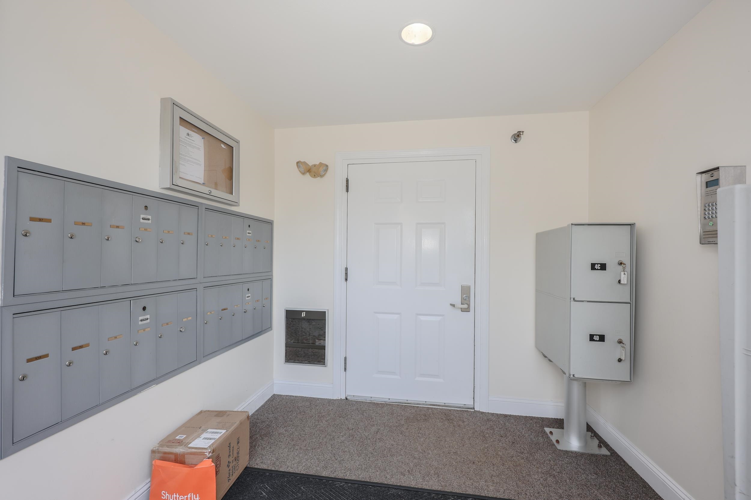 4 Crestview Cir #119, Londonderry, NH 03053