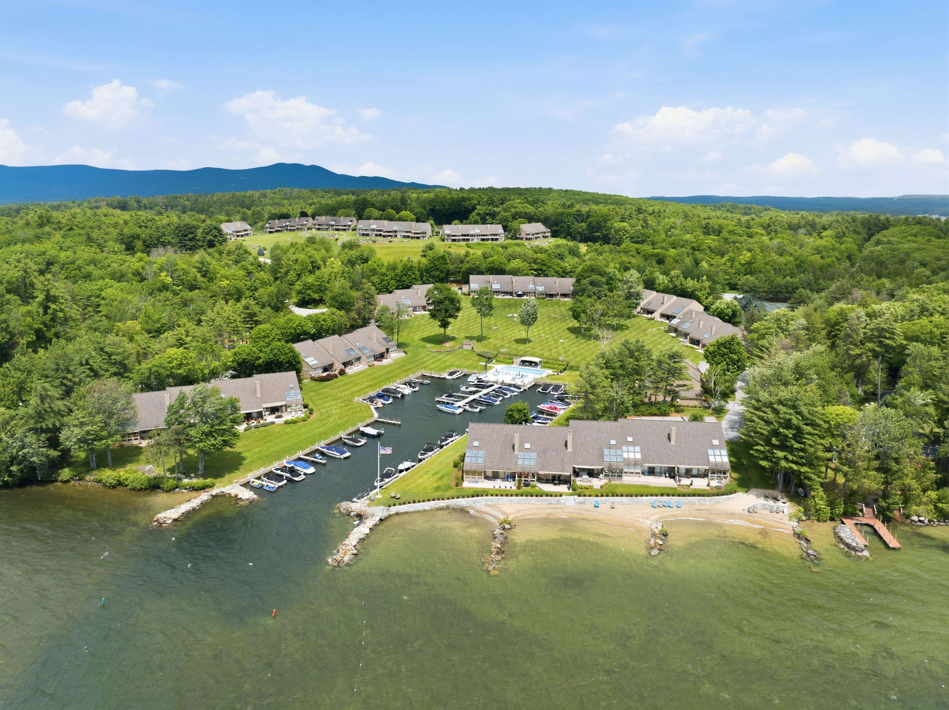 4 Portside Dr #3, Moultonborough, NH 03254