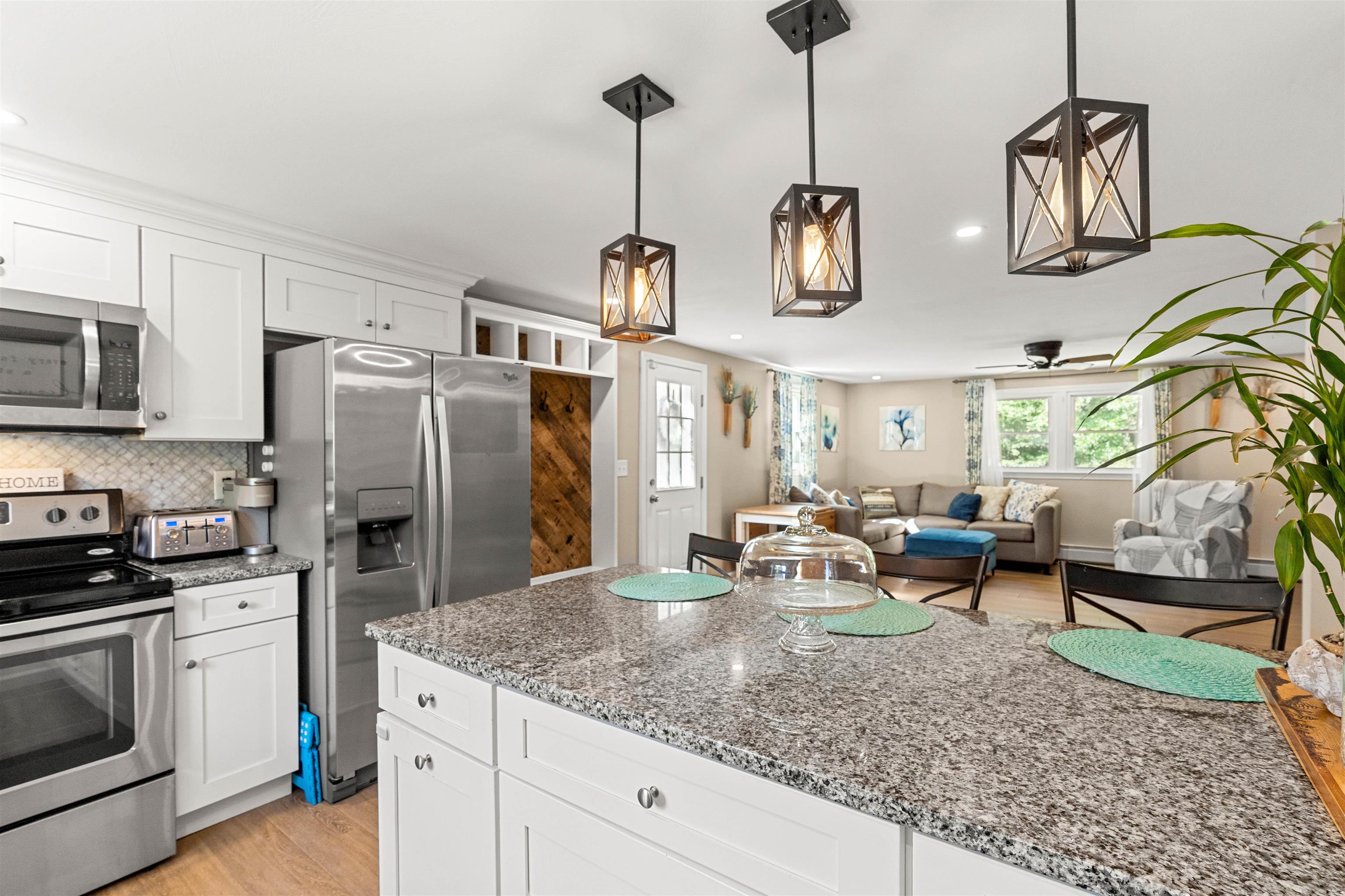 34 Tallant Rd, Pelham, NH 03076