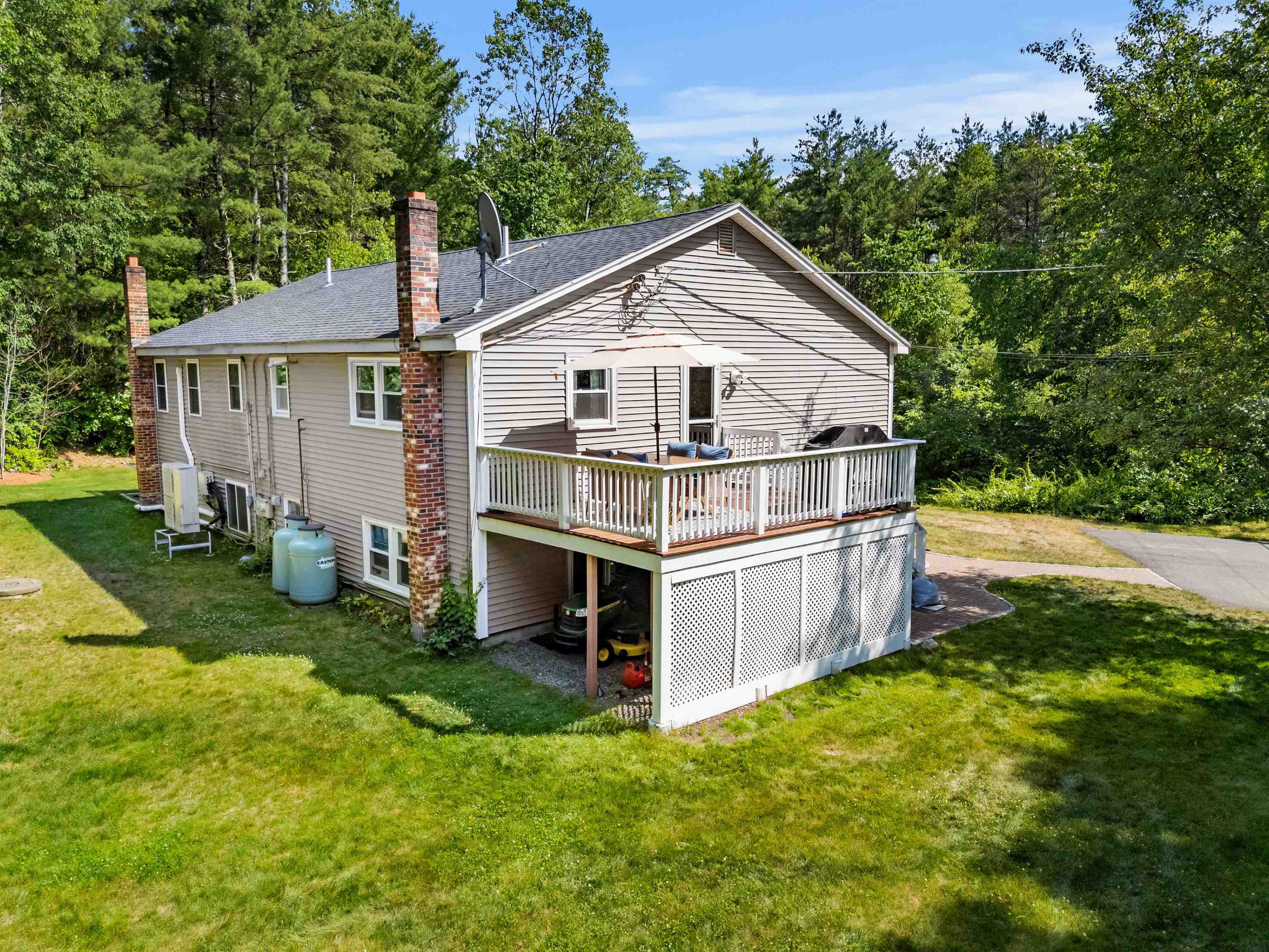 34 Tallant Rd, Pelham, NH 03076