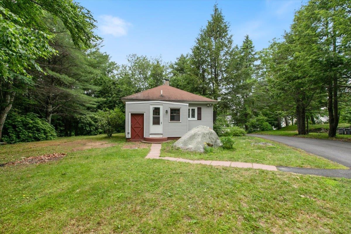 1615 Hooksett Rd, Hooksett, NH 03106