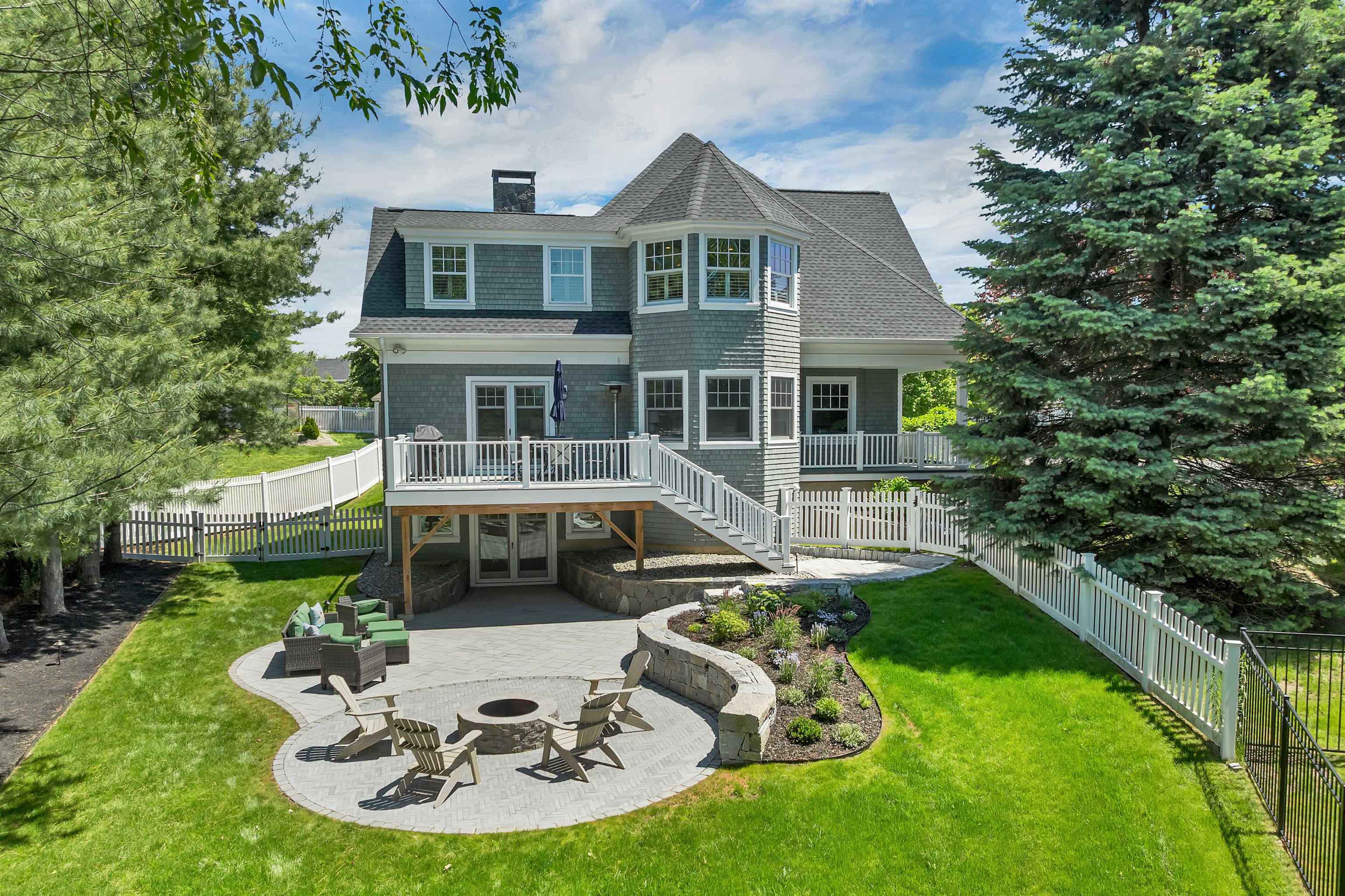 20 Brigham Ln, Portsmouth, NH 03801