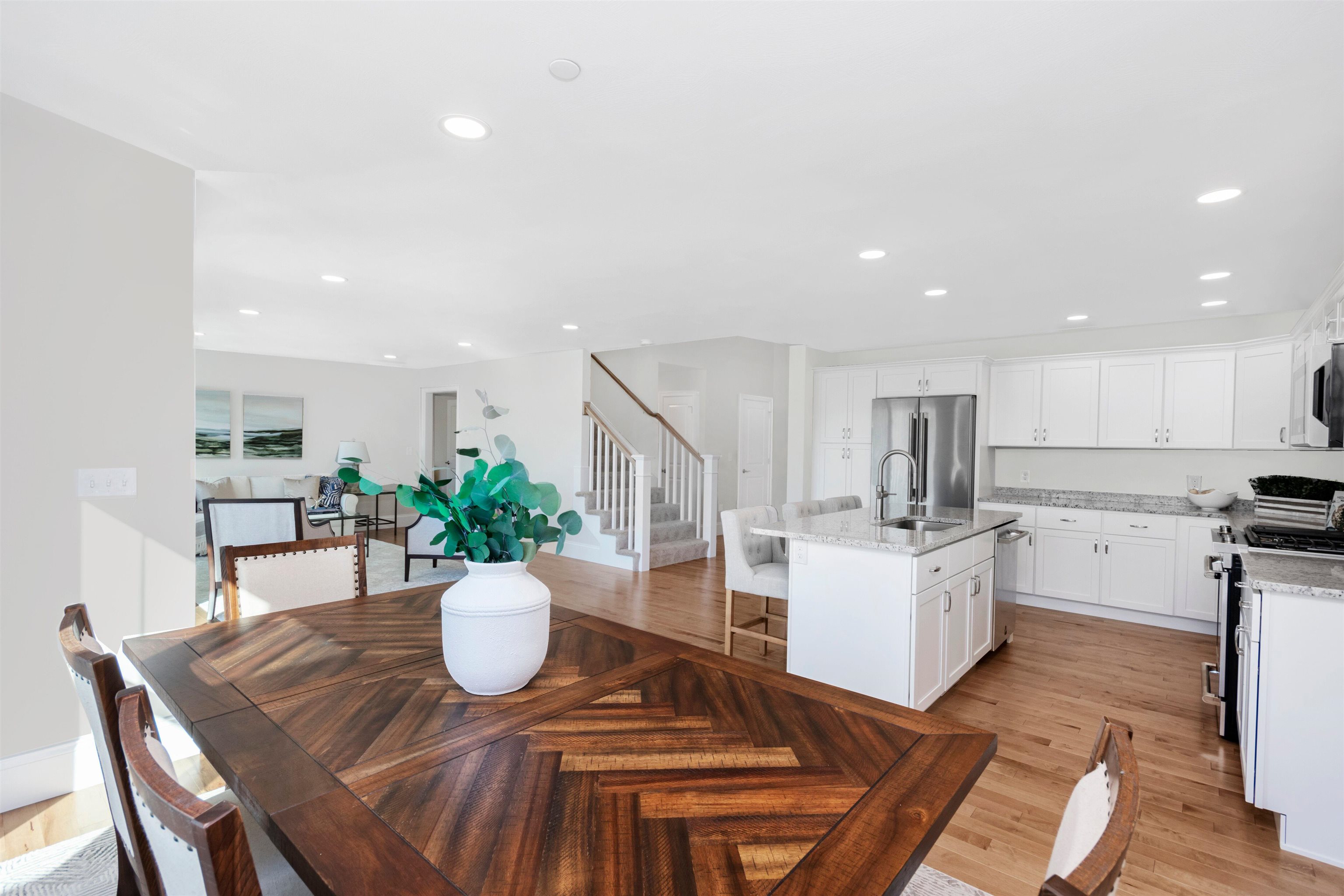 1 Barrington Way, Amherst, NH 03055