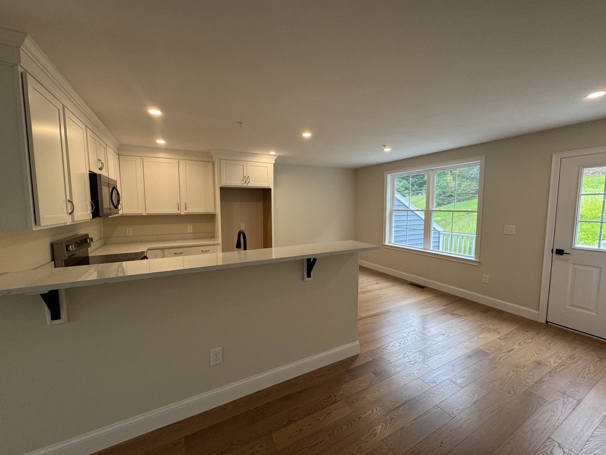 85 Kearsarge Ln, Tilton, NH 03276