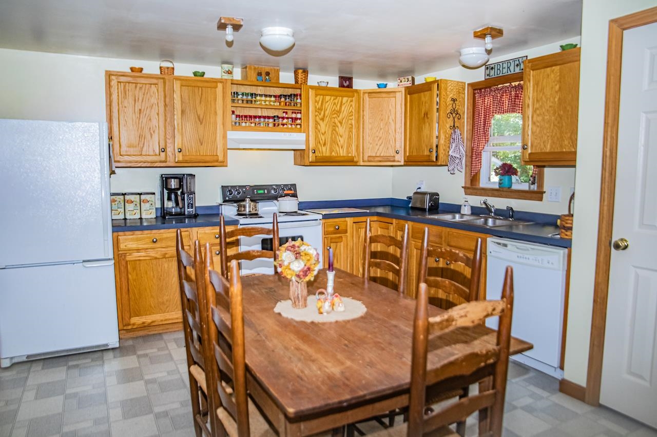 14 Ridgeway Dr, Newbury, NH 03255
