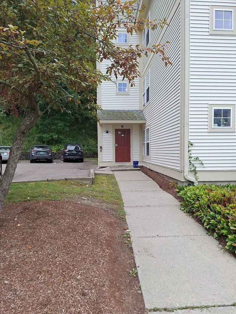 Photo 2 of Condo for sale at 241 Hildred Dr, Burlington, VT 05401 | MLS# 5096268 | Listing updated on 2026-10-04
