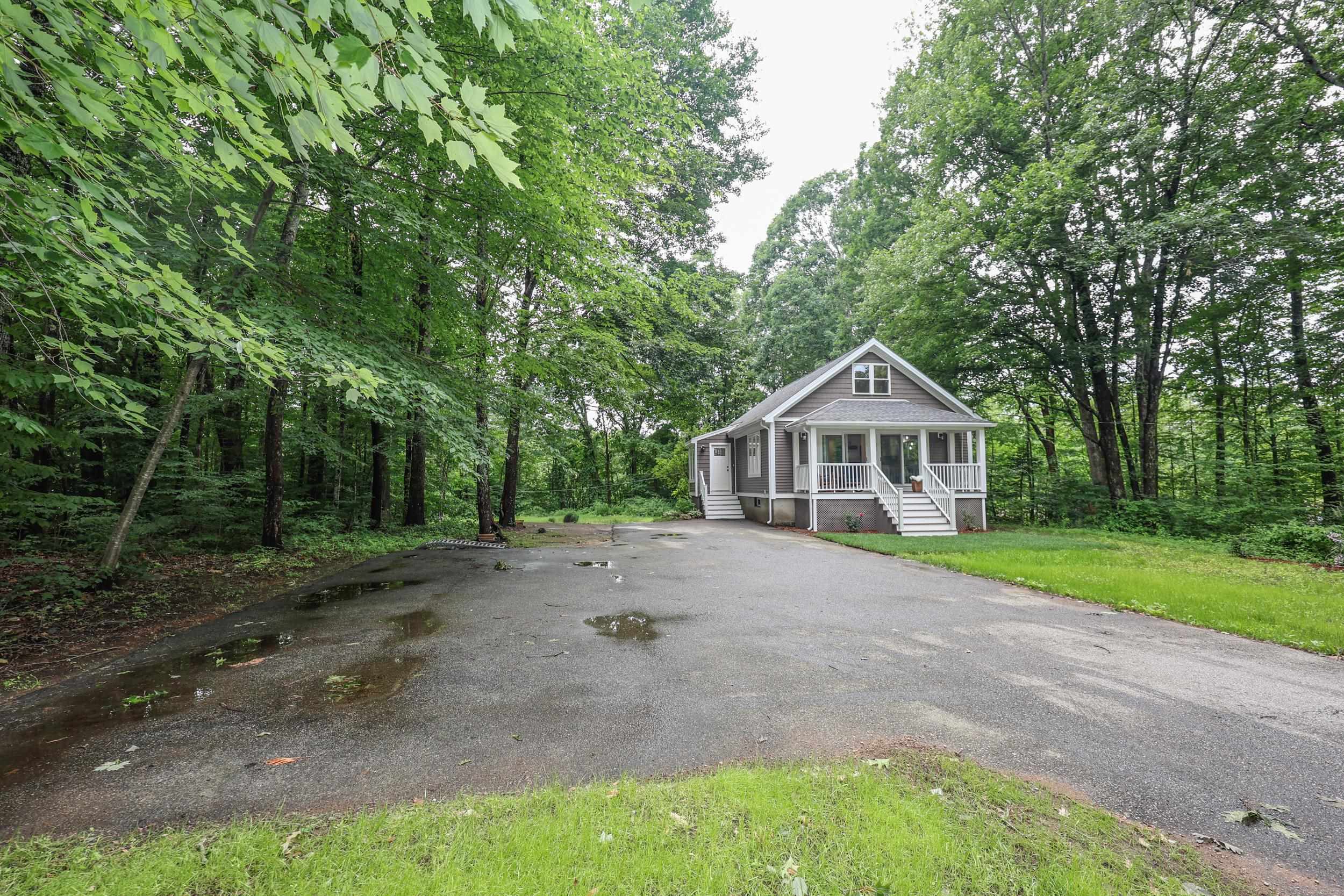 24 Mountain Rd, Raymond, NH 03077