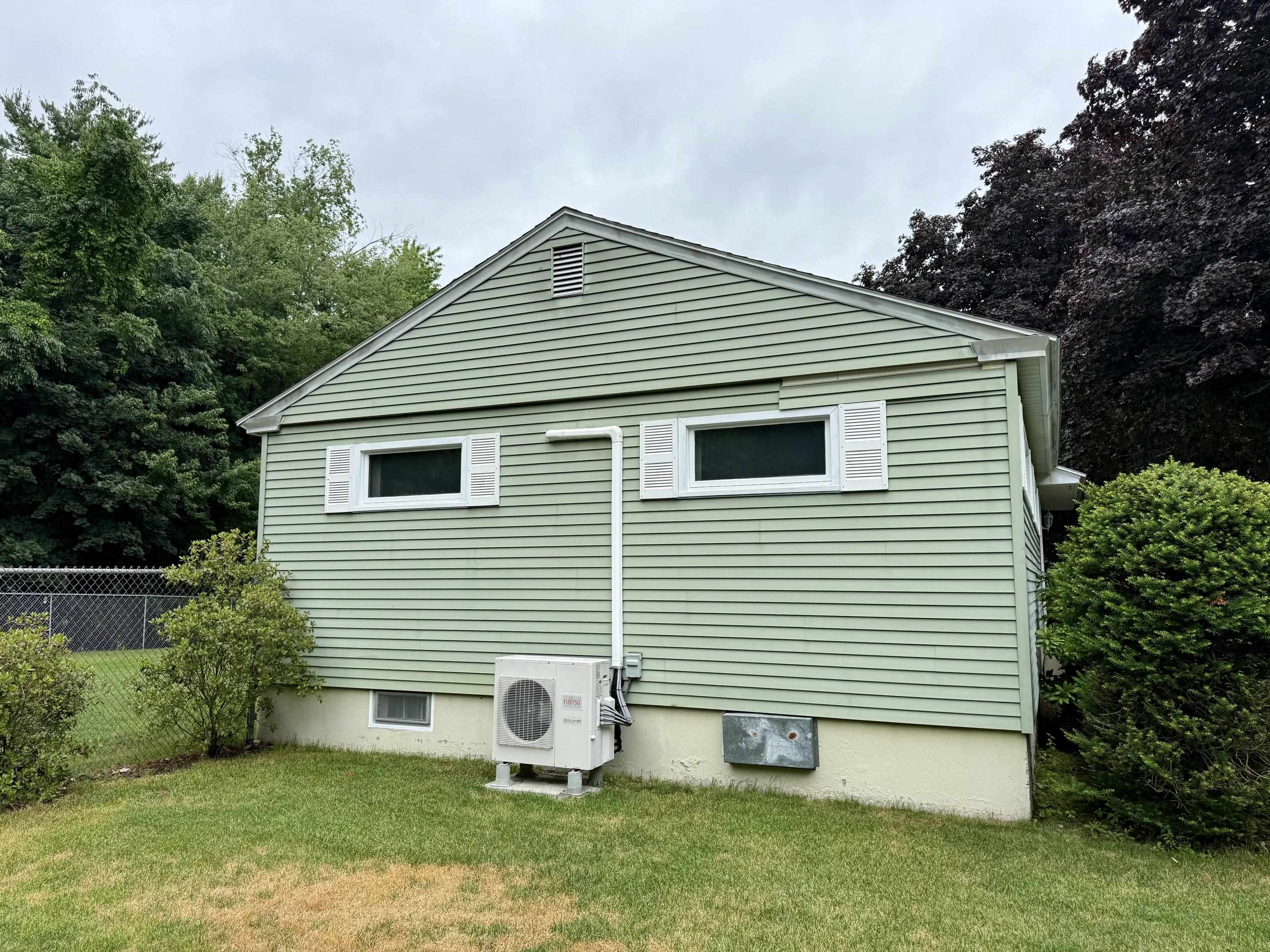59 Pinedale St, Manchester, NH 03102