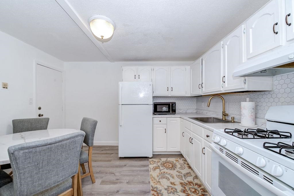 5 Lancelot Ct #2, Salem, NH 03079