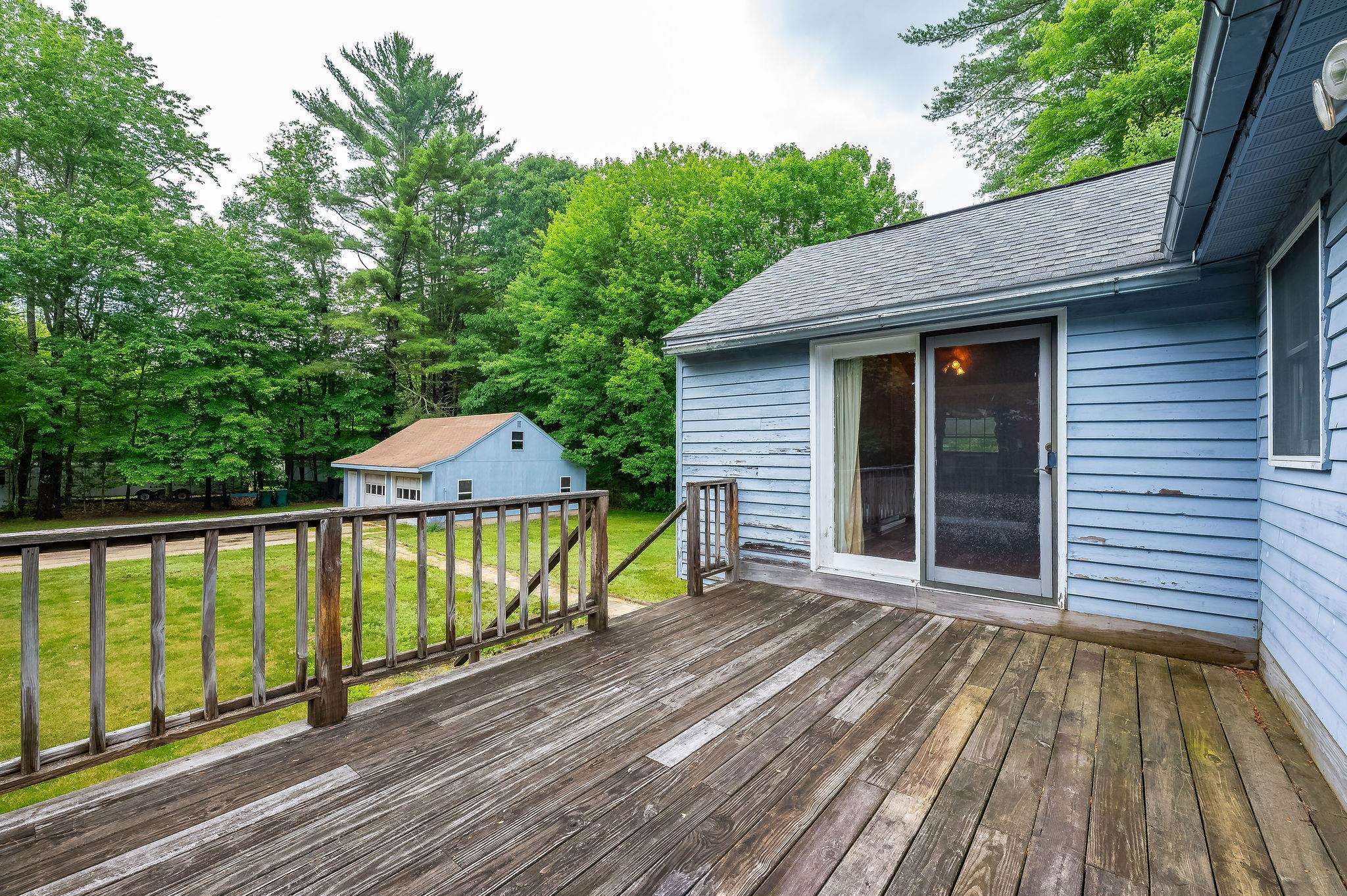 89 Oak St, Rochester, NH 03839