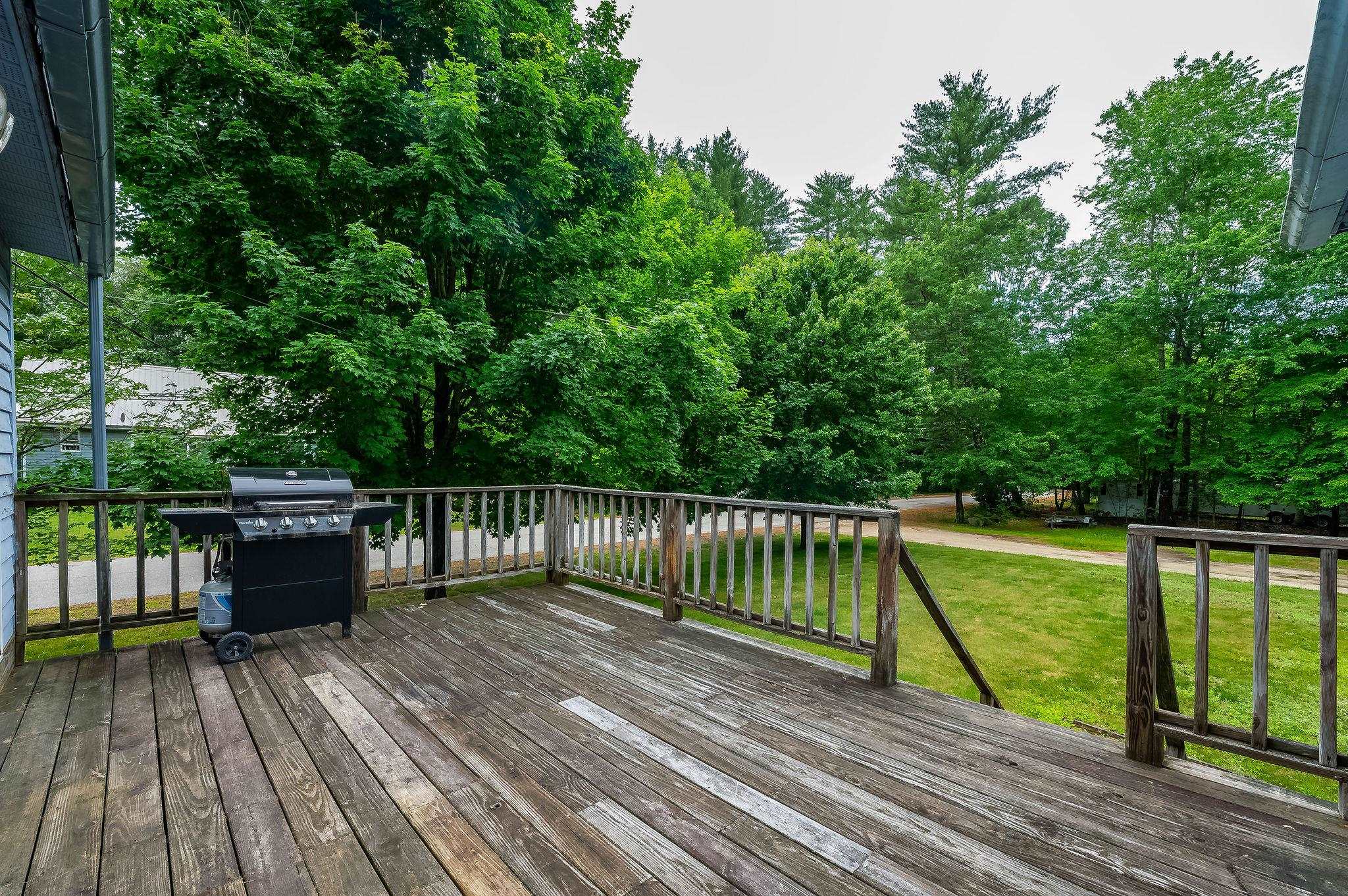 89 Oak St, Rochester, NH 03839
