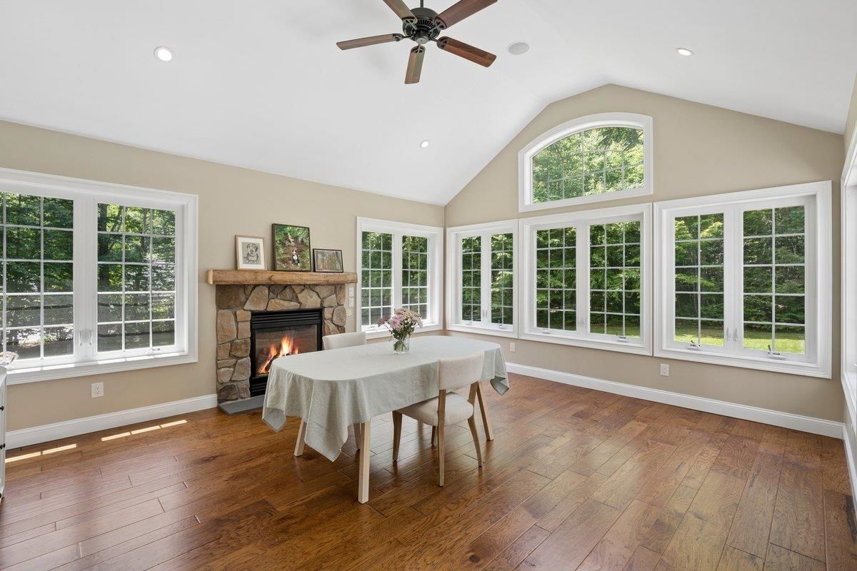 11 Dorothy's Way, Bedford, NH 03110