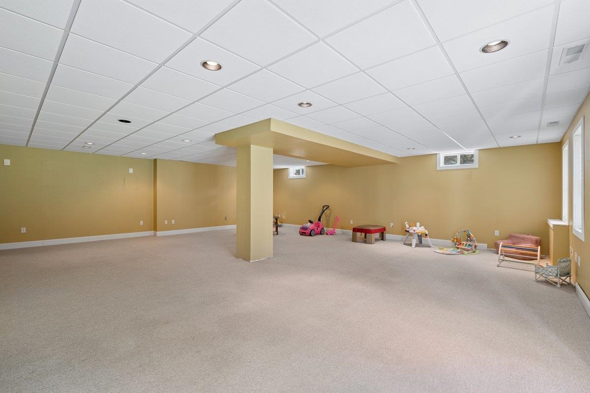 11 Dorothy's Way, Bedford, NH 03110