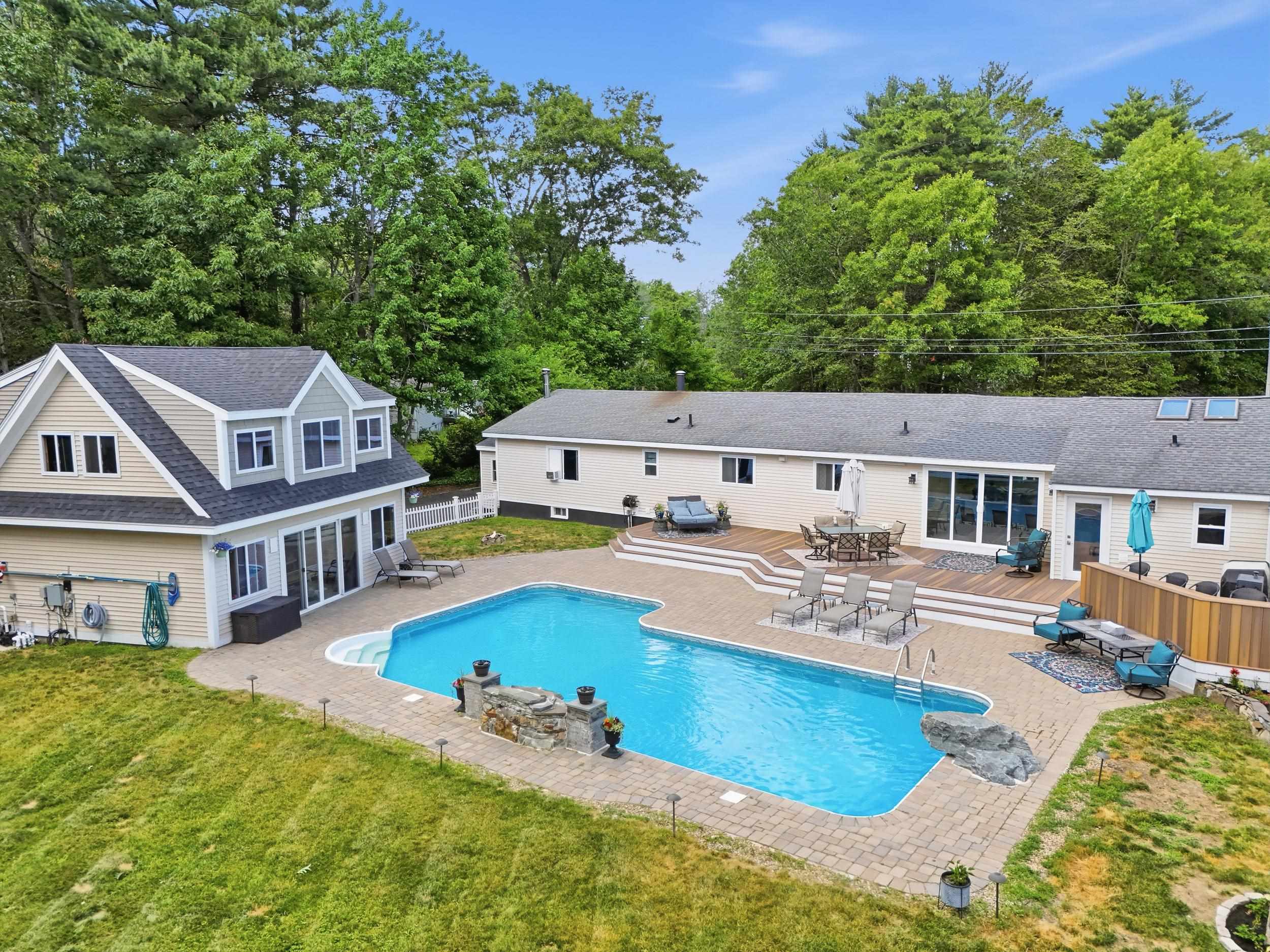 4b Whittier Dr, Seabrook, NH 03874