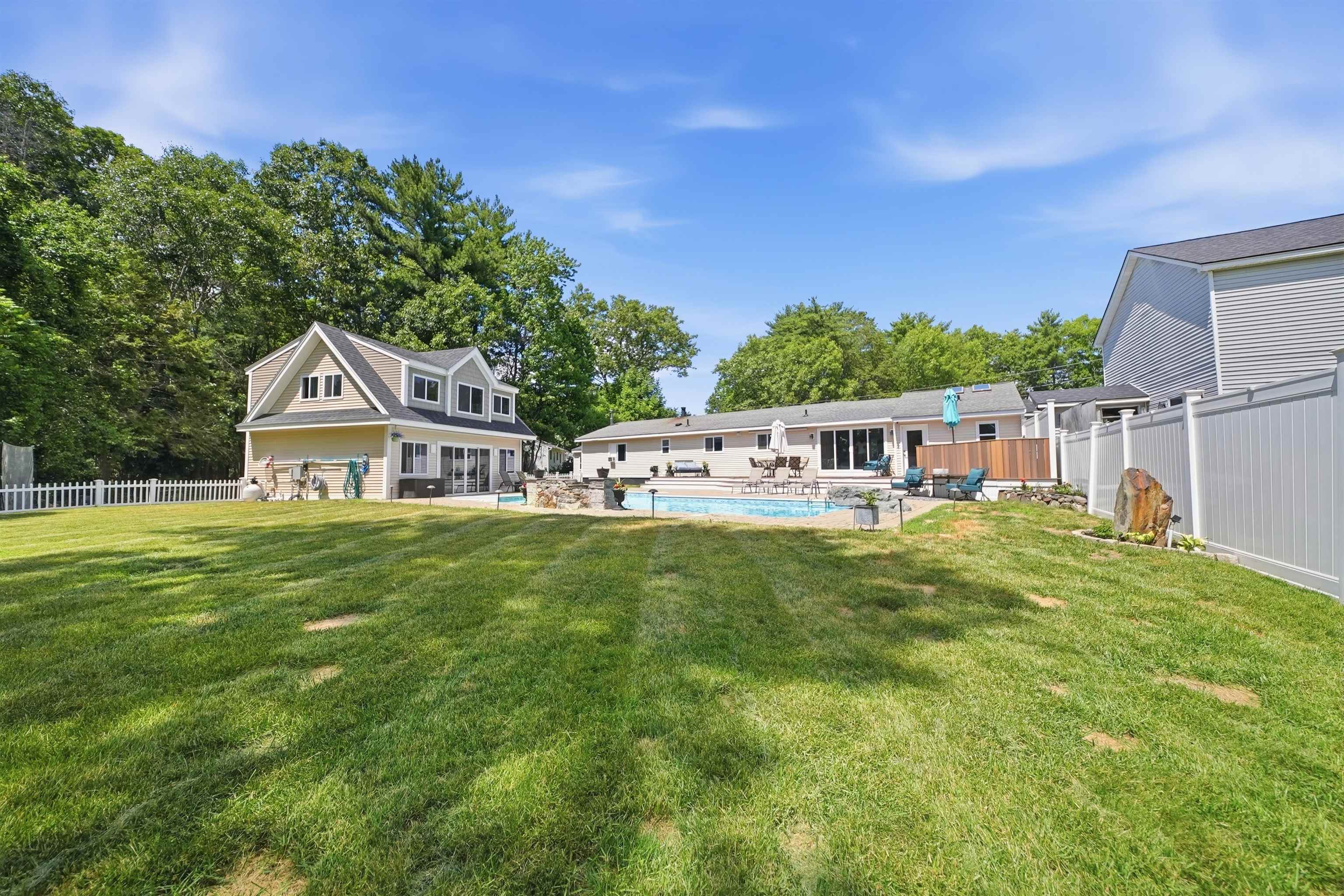 4b Whittier Dr, Seabrook, NH 03874