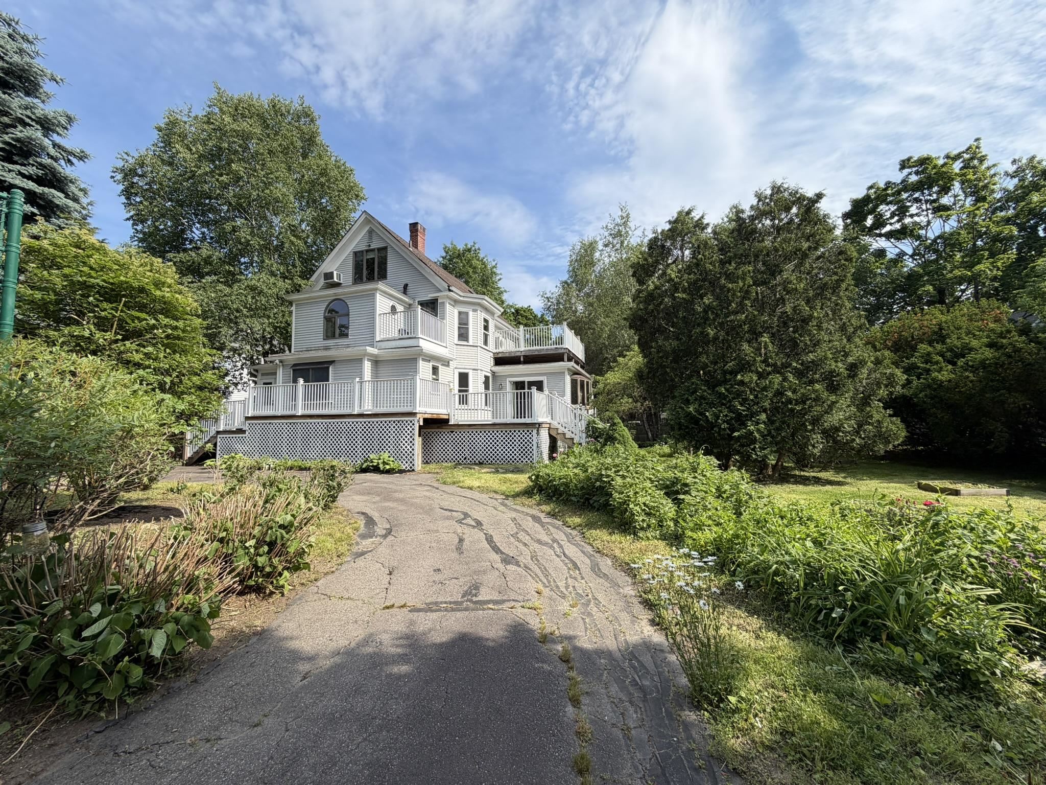635 Lincoln Ave, Portsmouth, NH 03801