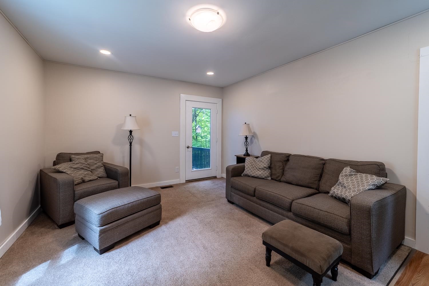 61 High St, Tilton, NH 03276