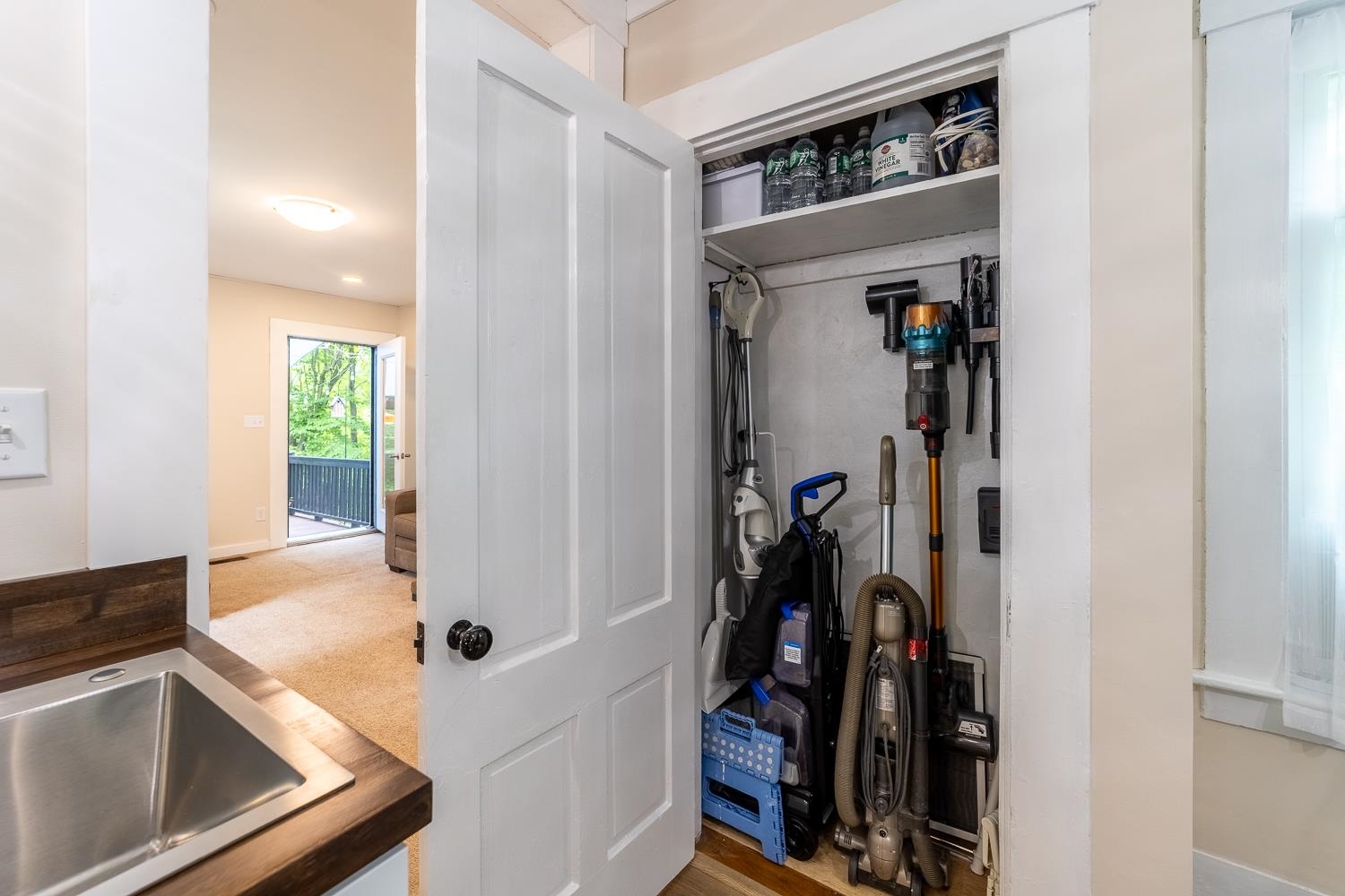 61 High St, Tilton, NH 03276