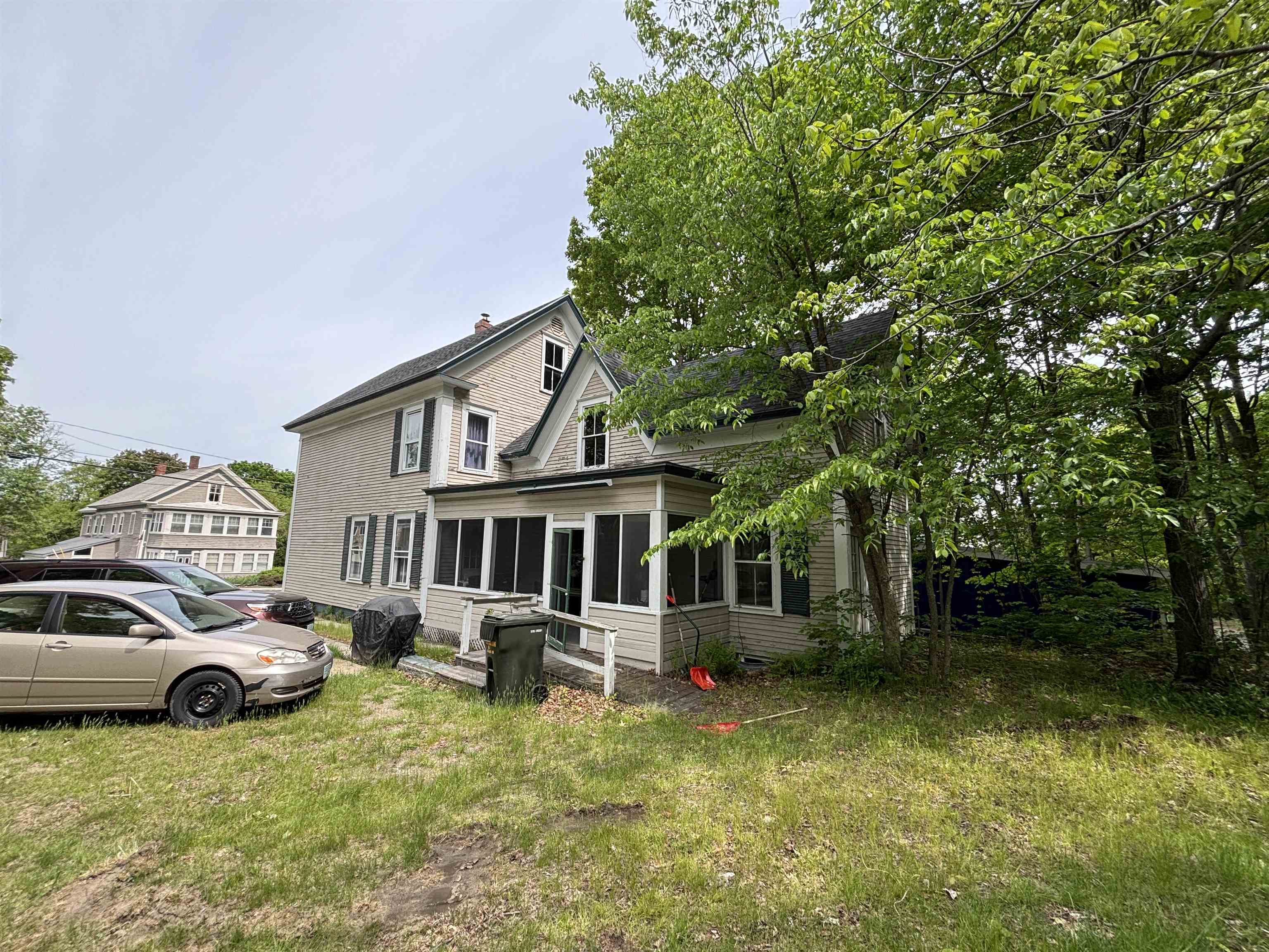 164 Pleasant St, Claremont, NH 03743-3157