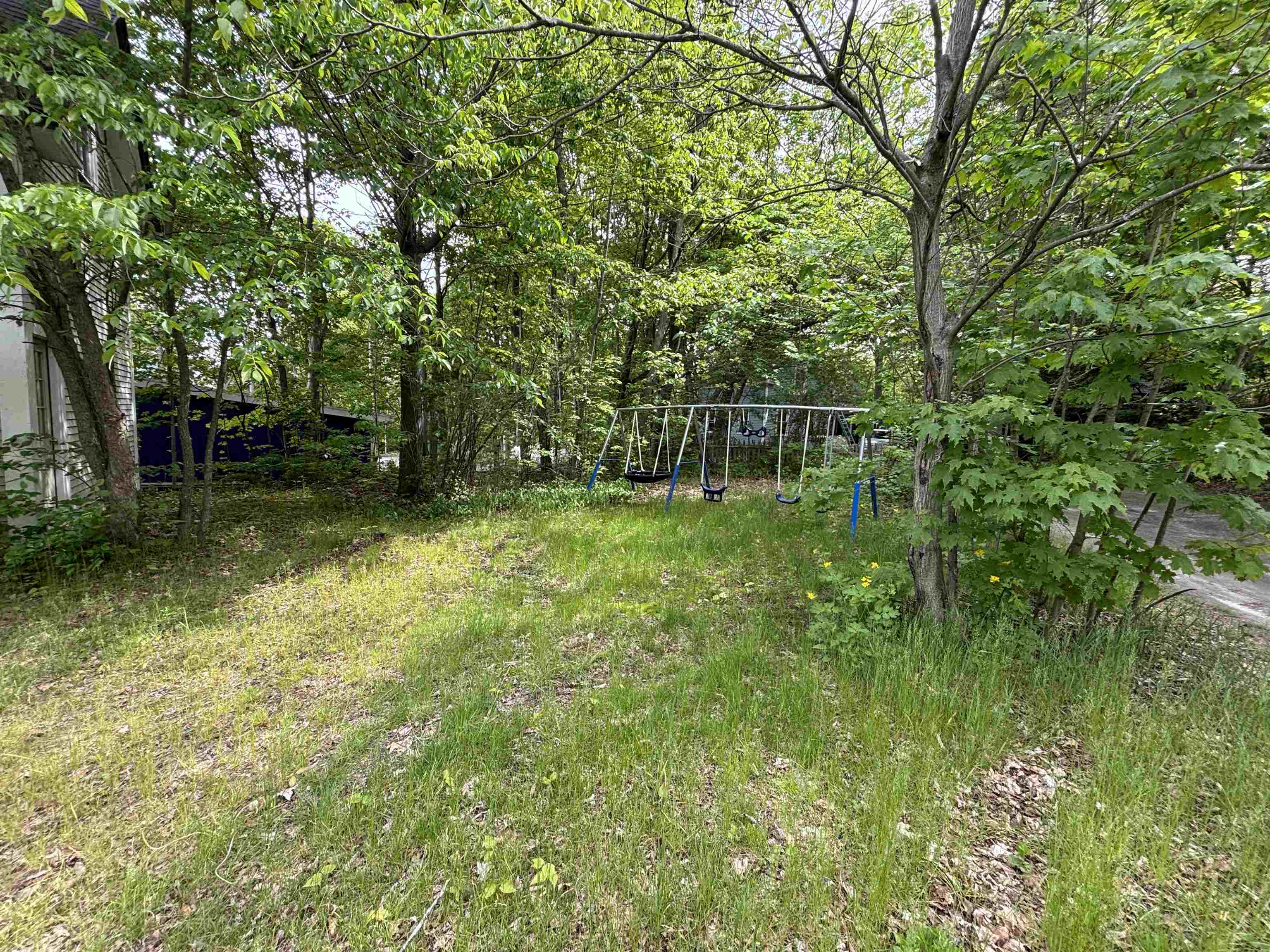 164 Pleasant St, Claremont, NH 03743-3157