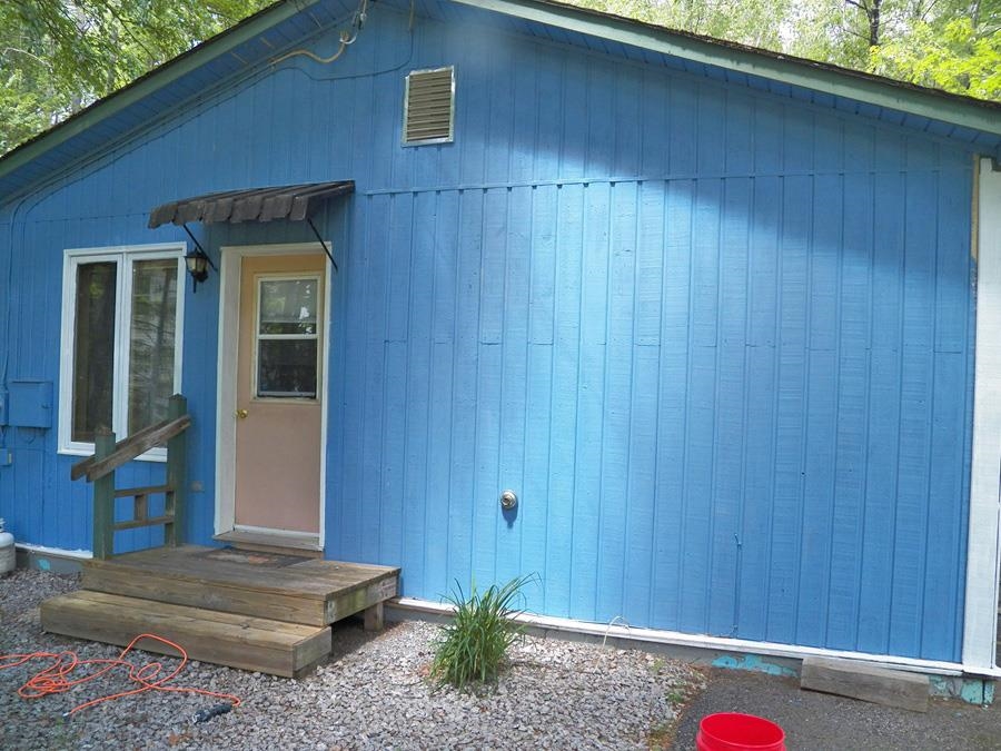 25 Woodlawn Ave, Hillsborough, NH 03244