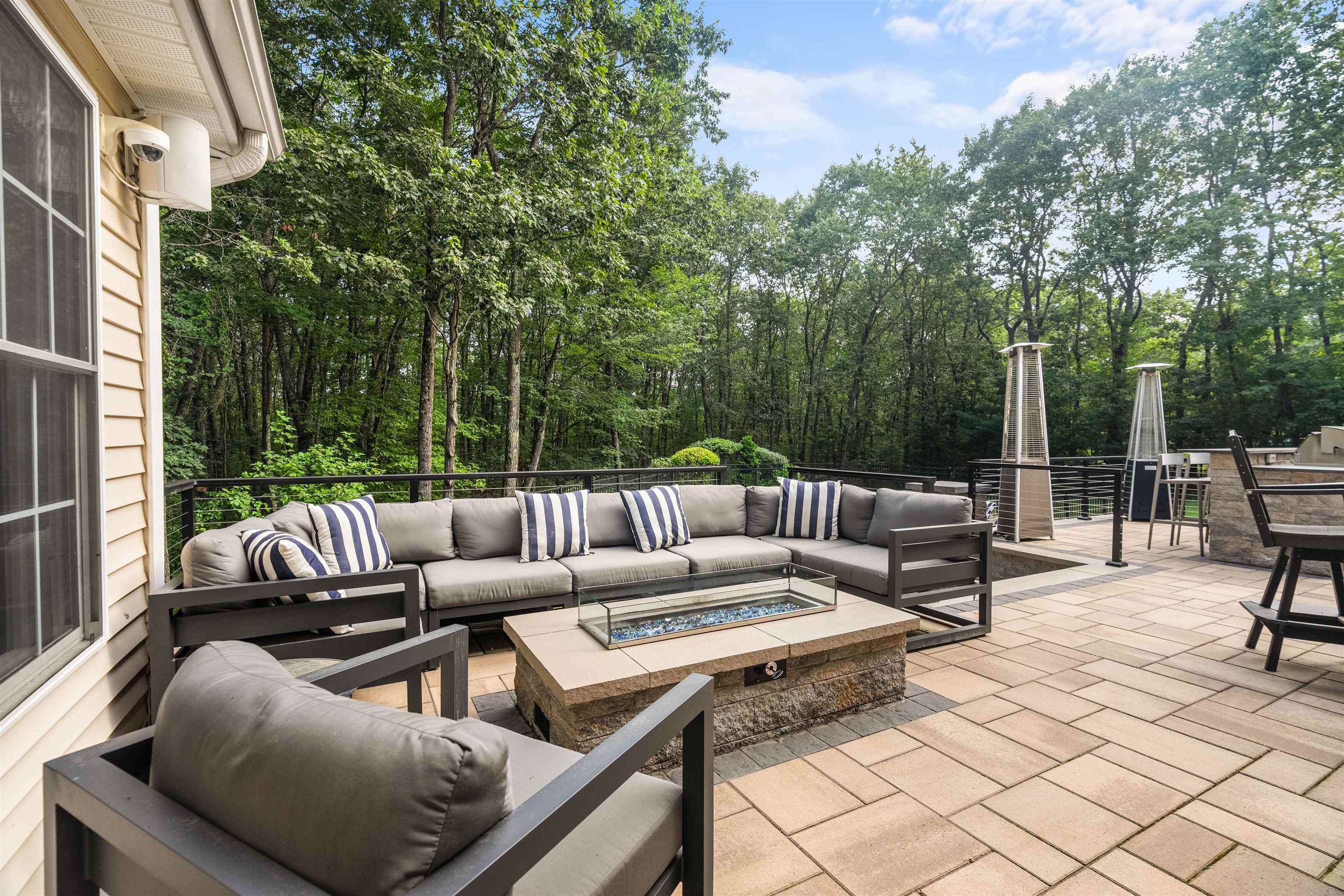 36 Northland Rd, Windham, NH 03087