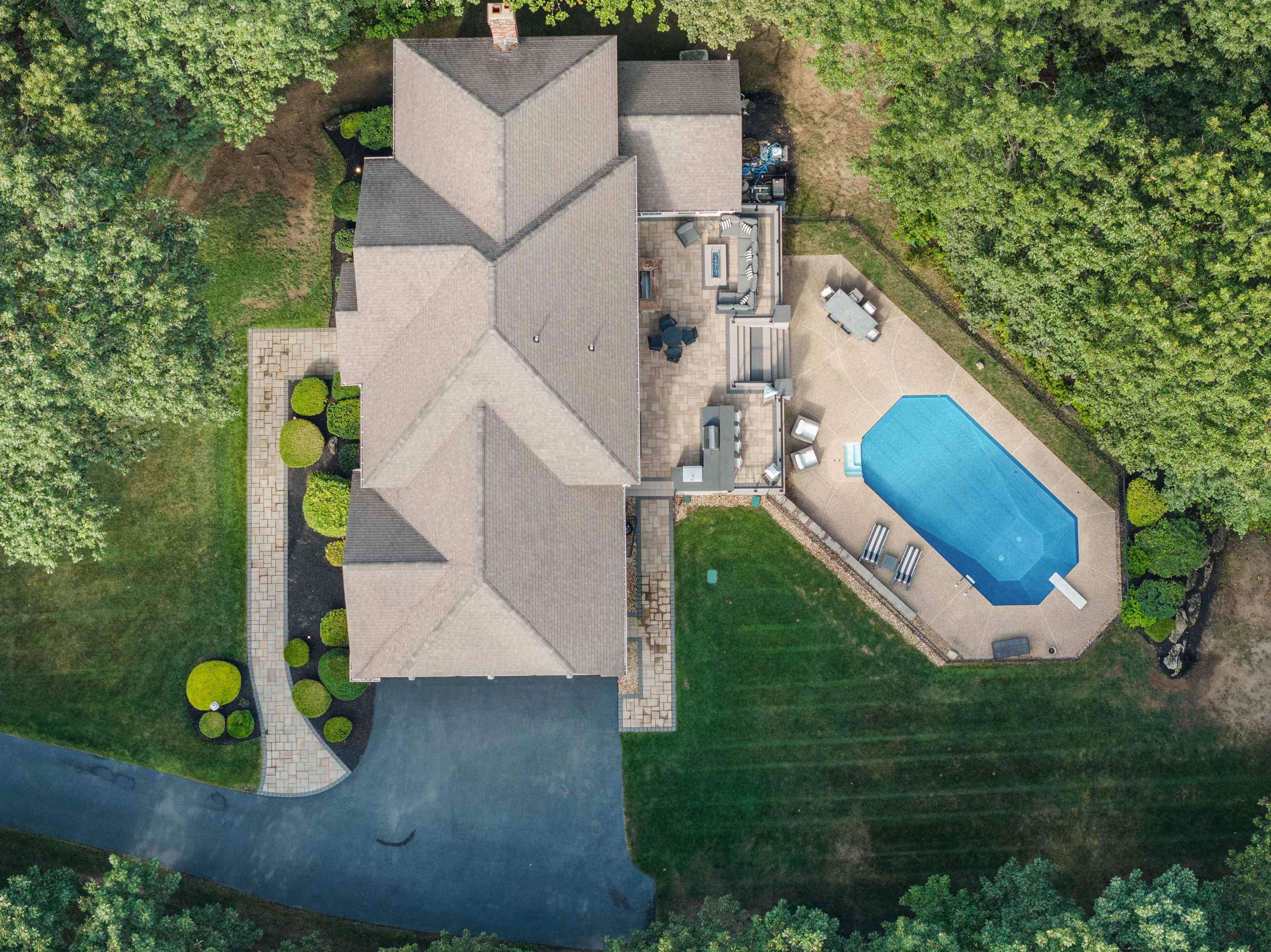 36 Northland Rd, Windham, NH 03087