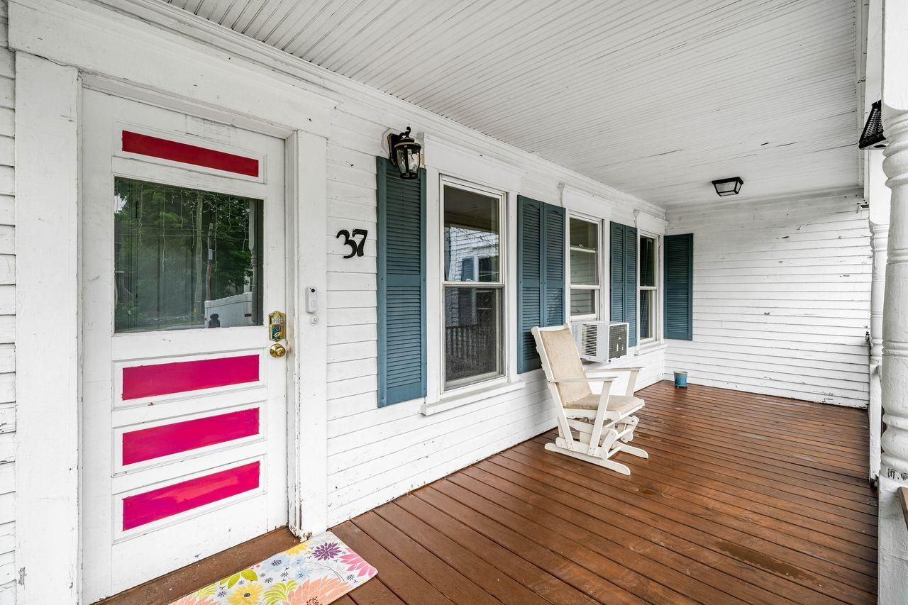 37 N Mast St, Goffstown, NH 03045