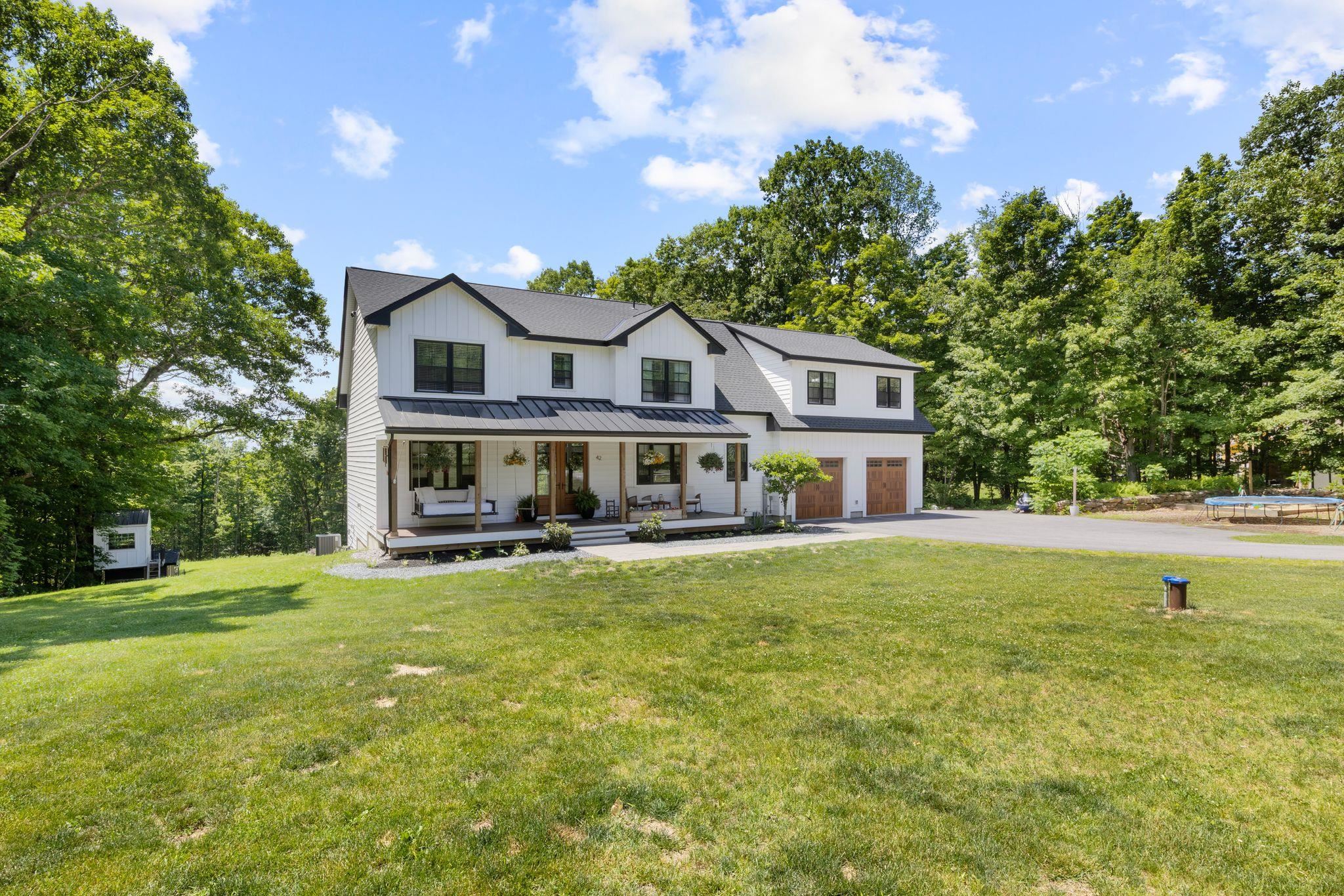 42 Old Centre Rd, Deerfield, NH 03037