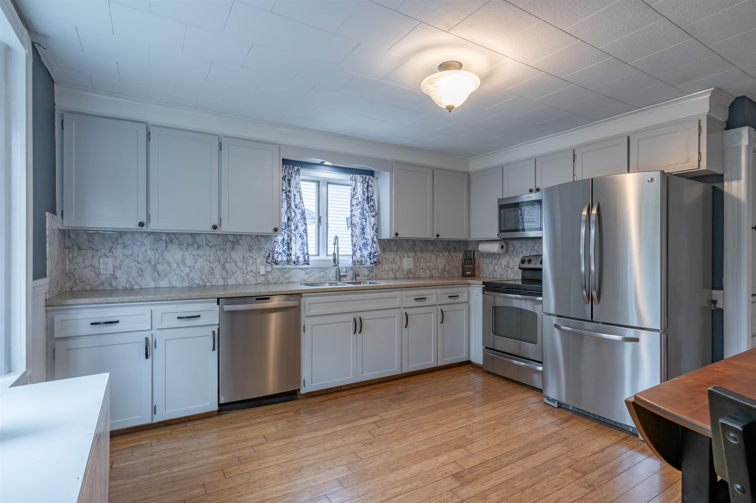 548 S Main St, Manchester, NH 03102