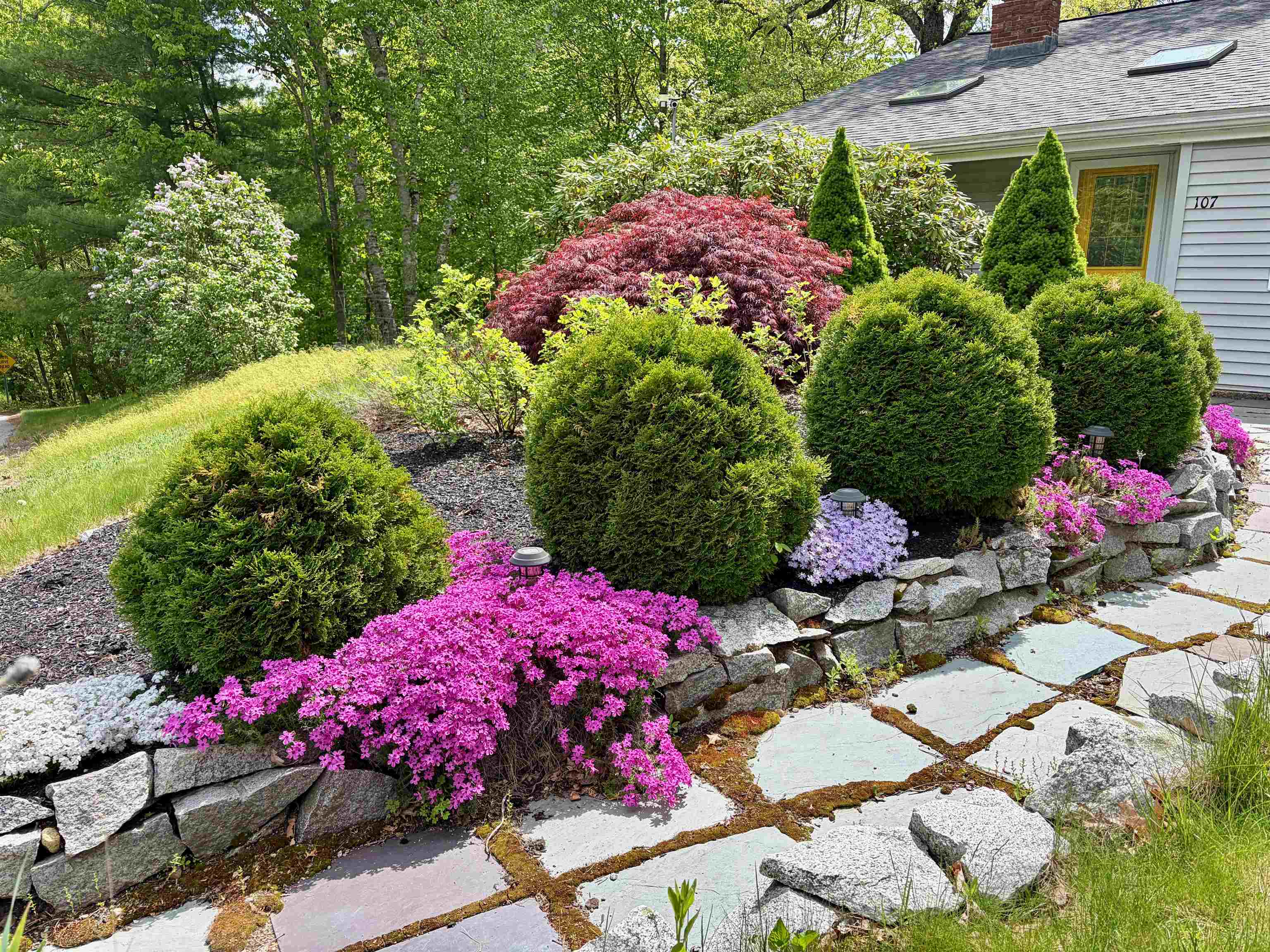 107 Hackett Hill Rd, Hooksett, NH 03106