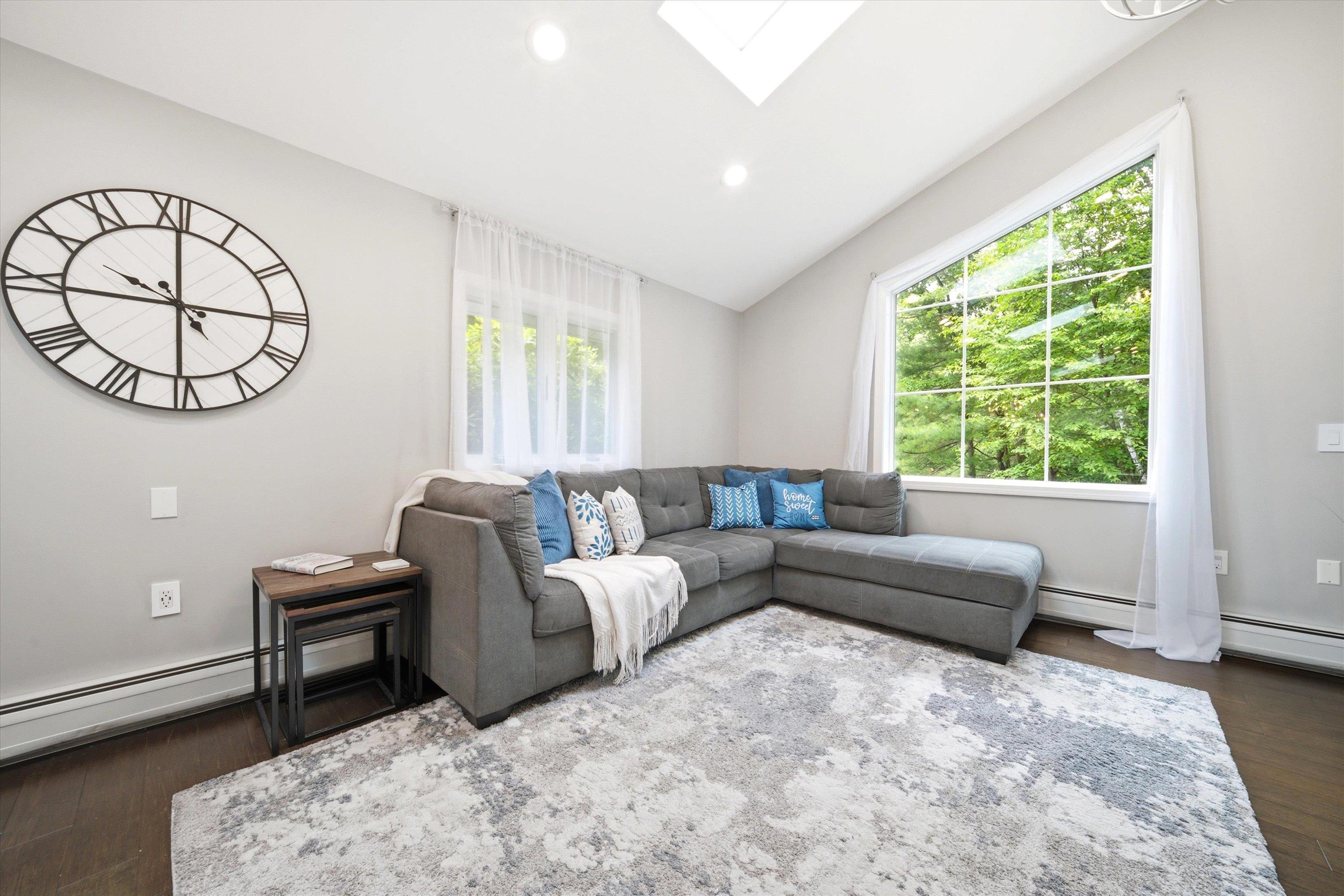107 Hackett Hill Rd, Hooksett, NH 03106