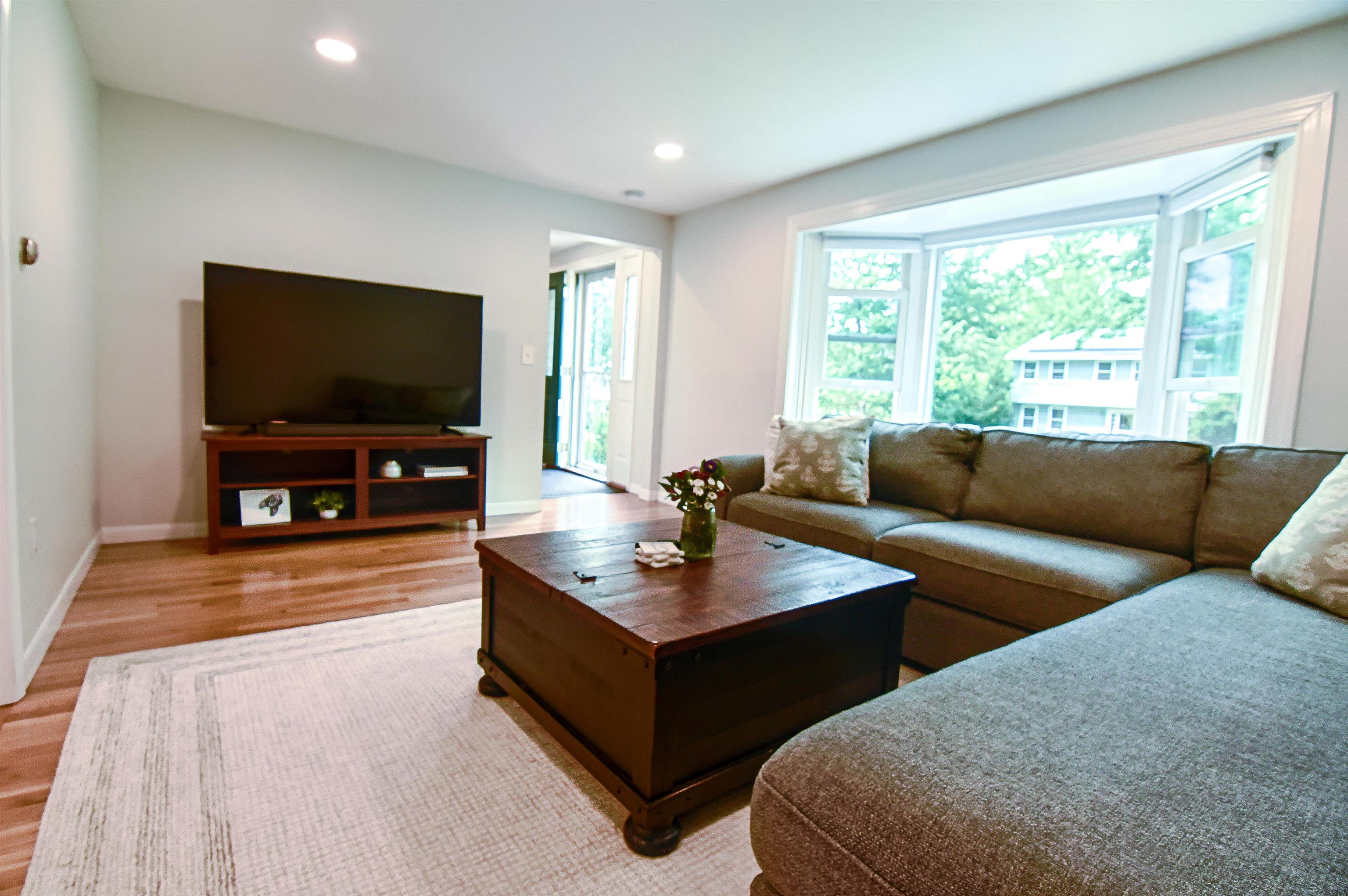 16 Century Rd, Nashua, NH 03064