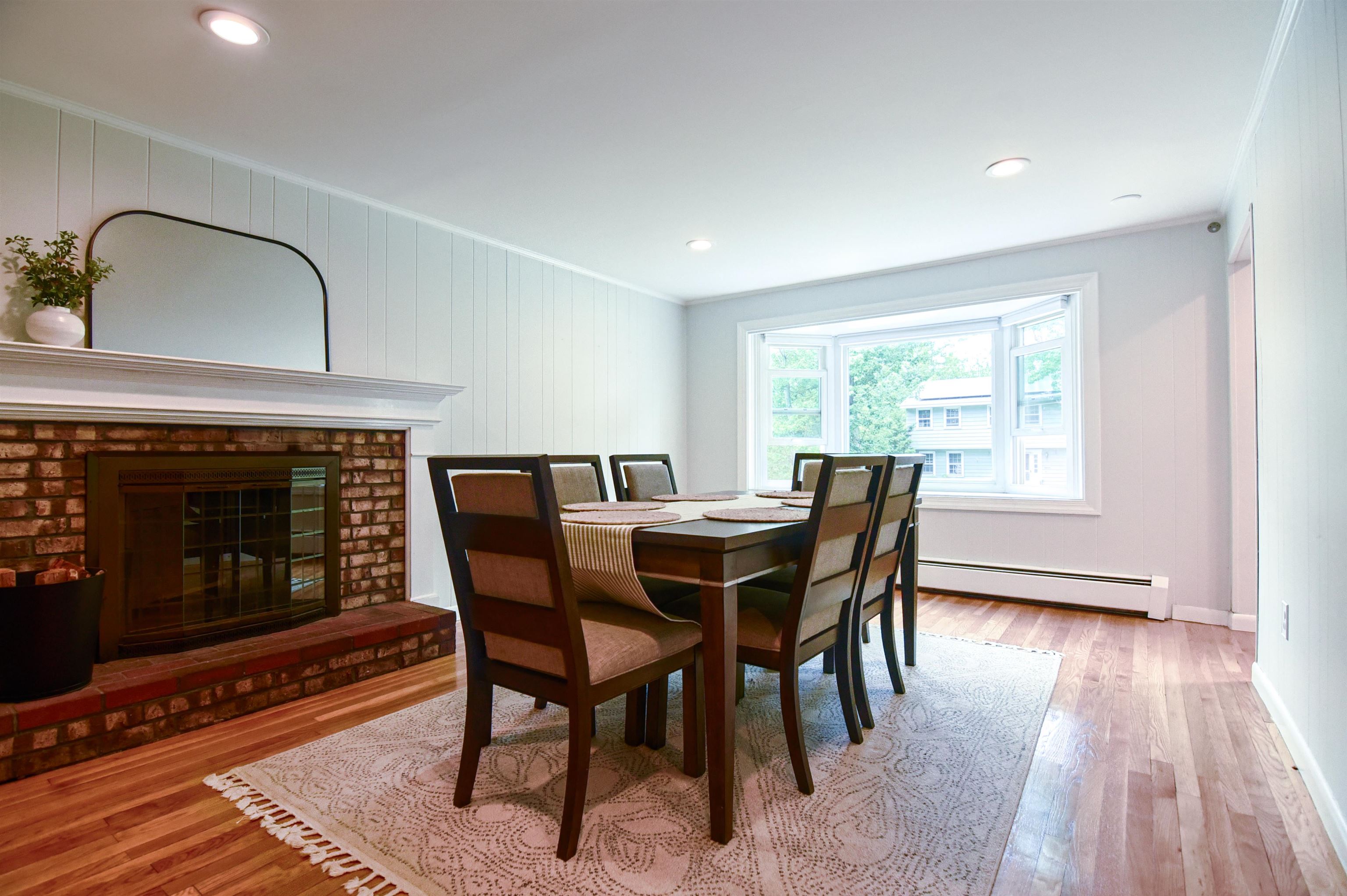 16 Century Rd, Nashua, NH 03064
