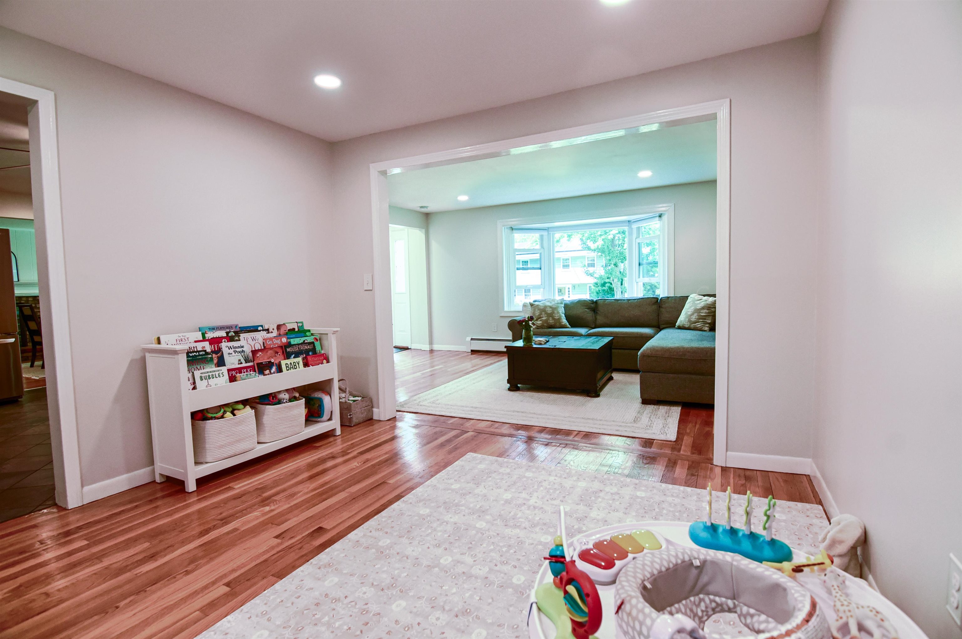 16 Century Rd, Nashua, NH 03064