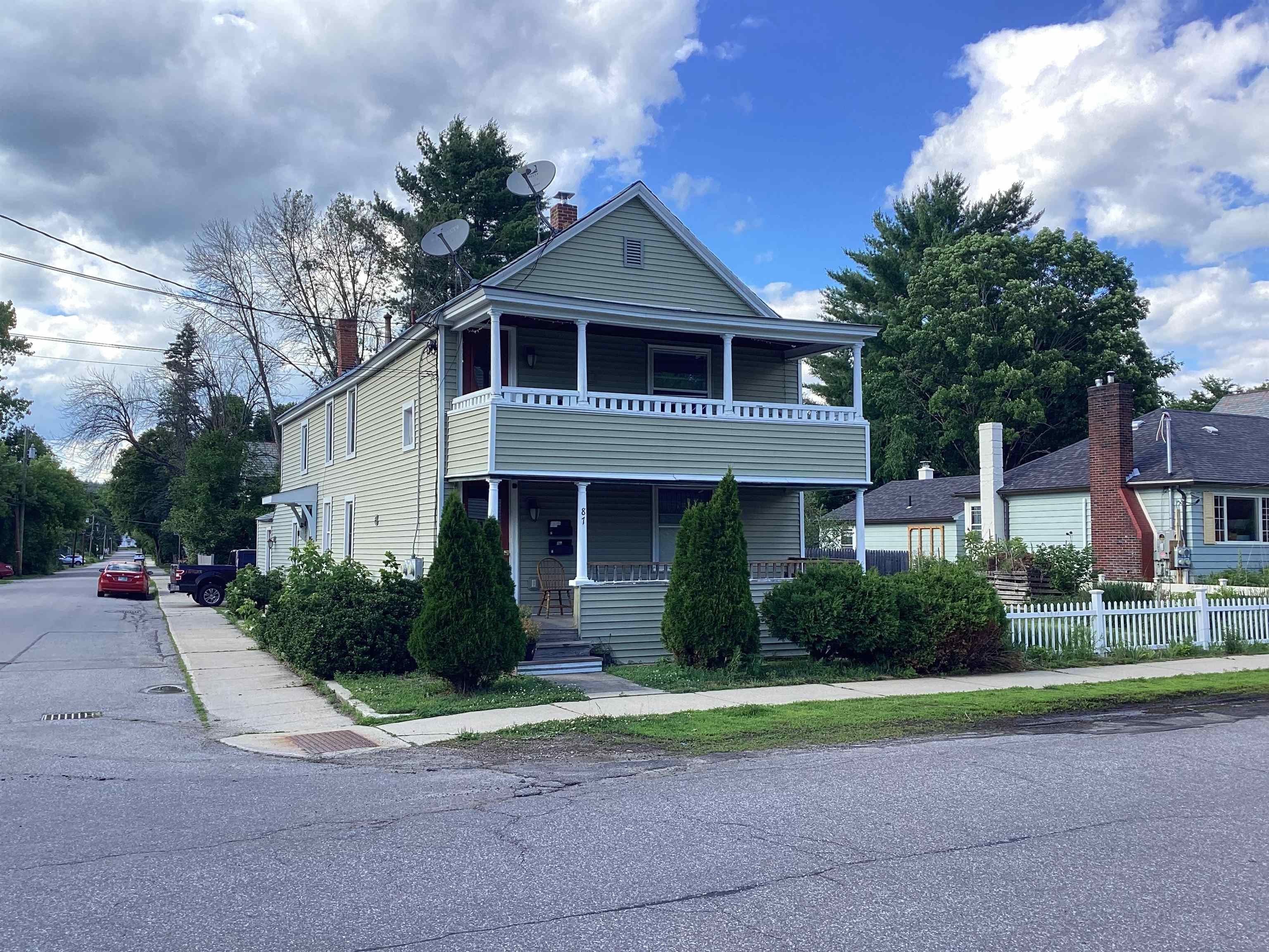 87 High St, Keene, NH 03431
