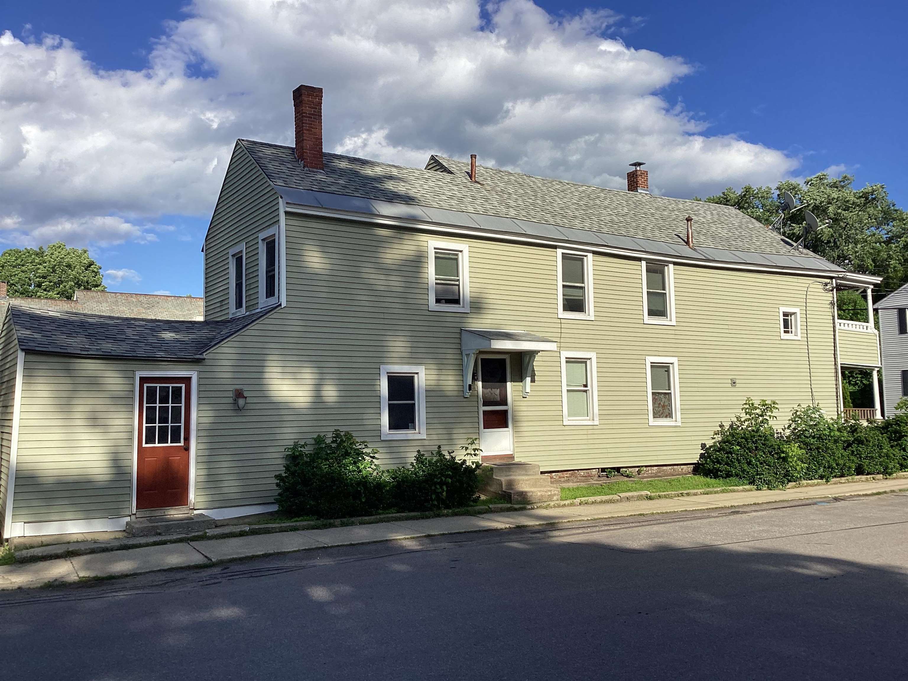 87 High St, Keene, NH 03431