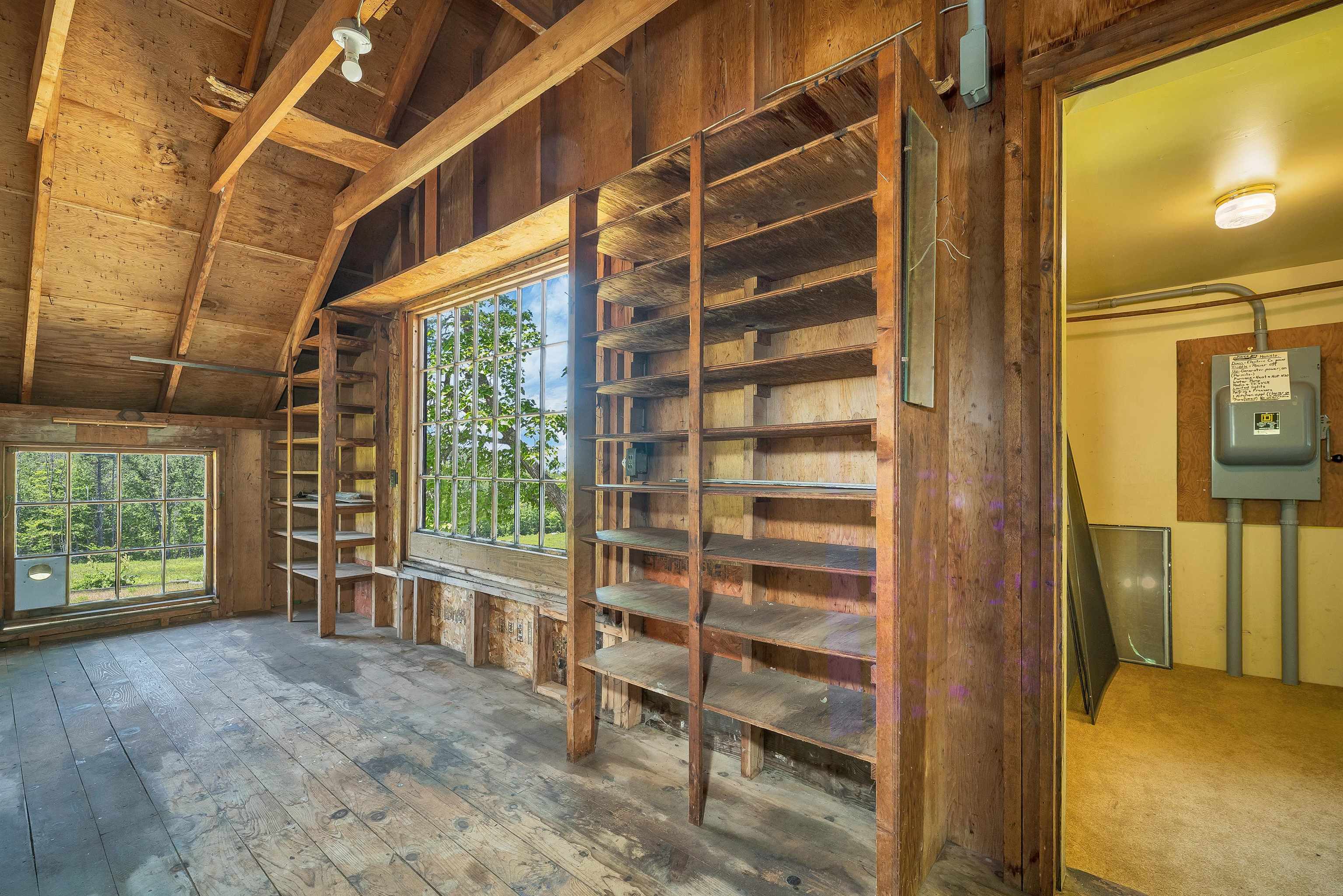 57 Roberts Cove Rd, Alton, NH 03809